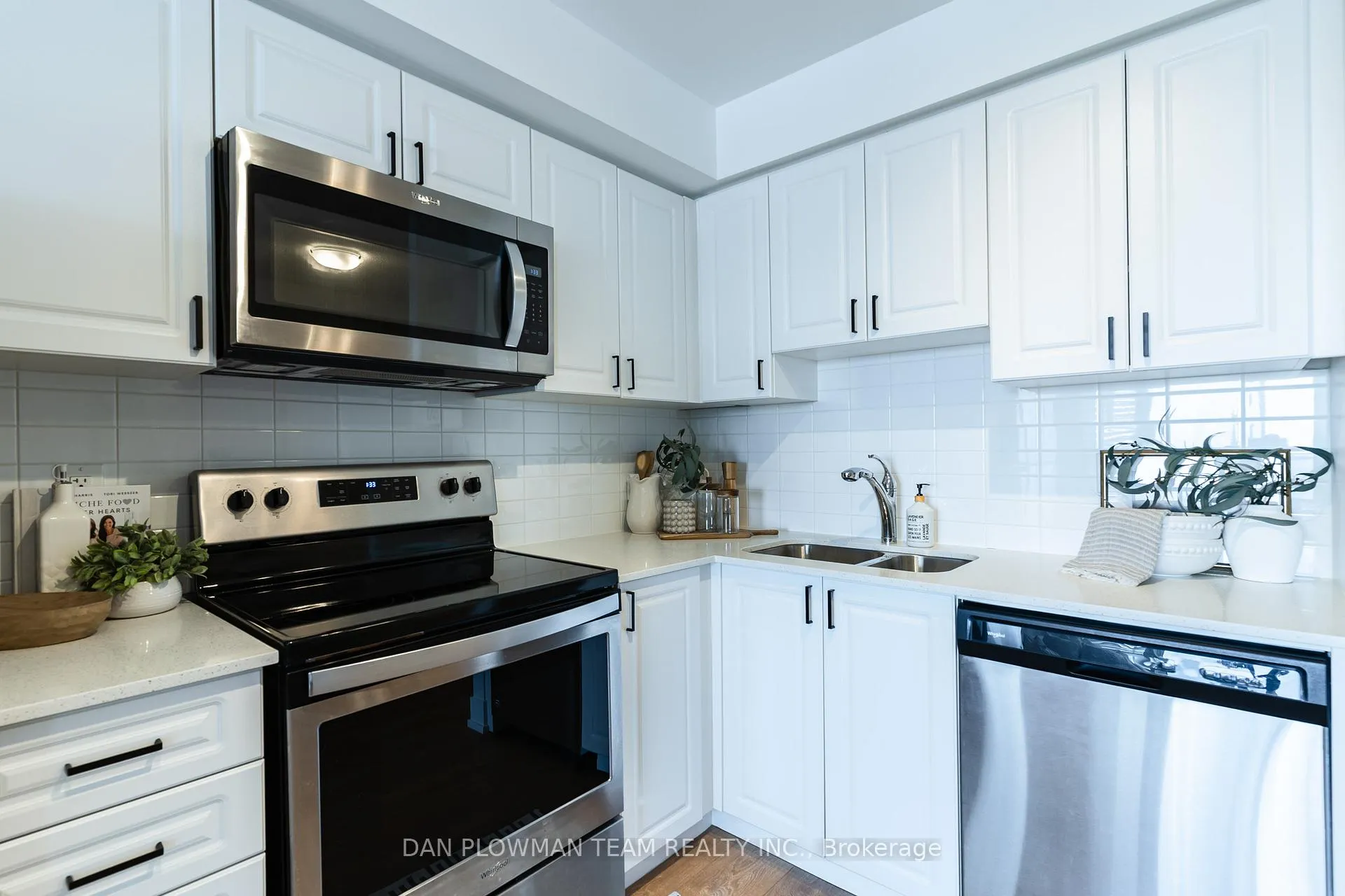 Photo 11 of Unit 1005, 1255 Bayly Street, Pickering, Bay Ridges — HOMEH