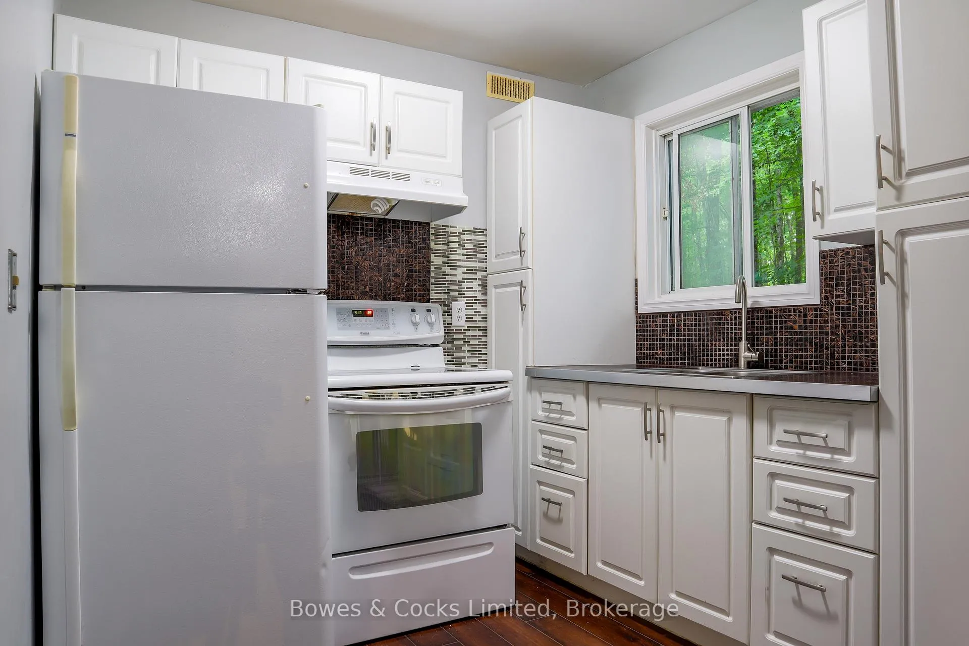 Photo 4 of 2276 County Road 620, North Kawartha — HOMEH