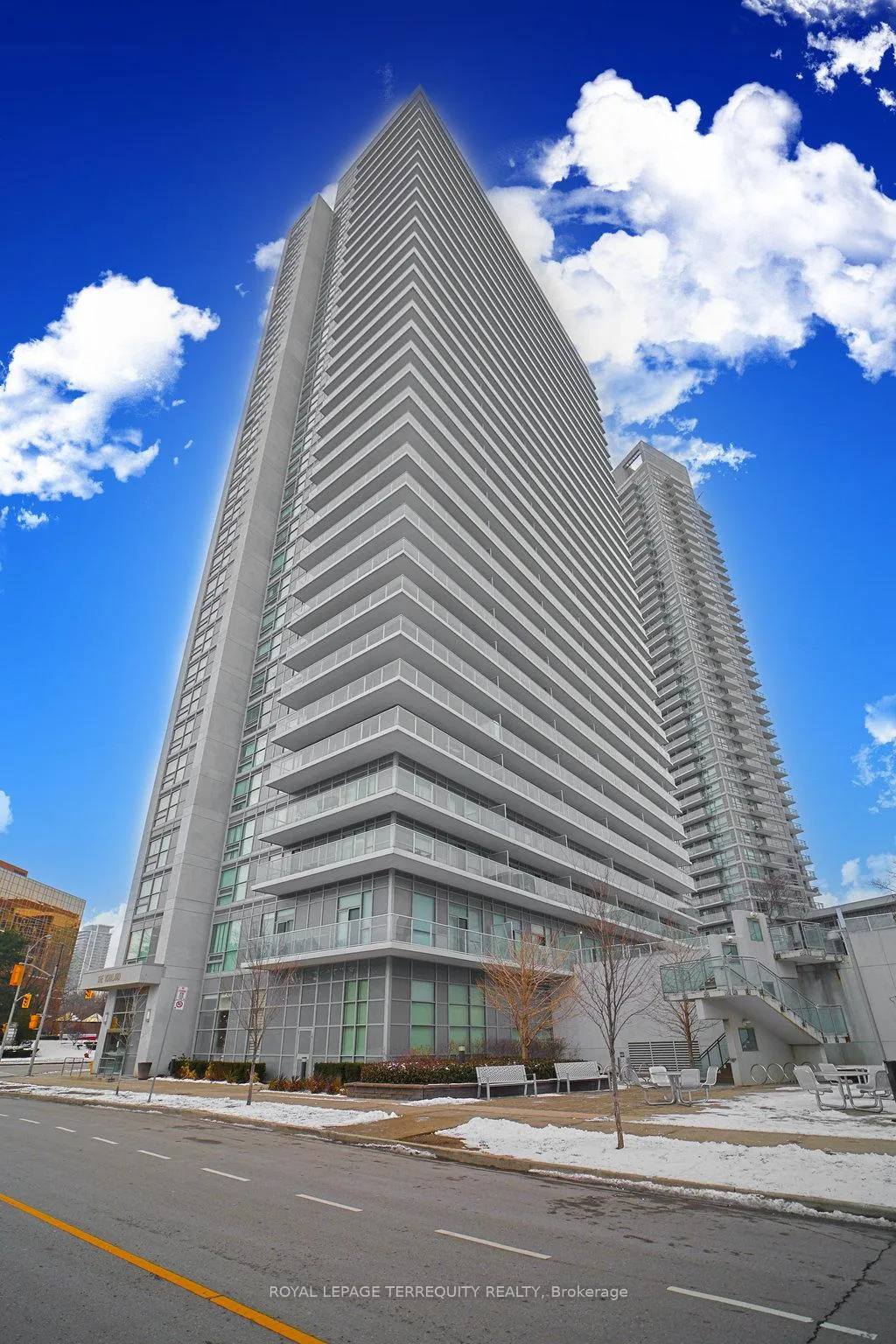 Front of Unit 411, 275 Yorkland Road