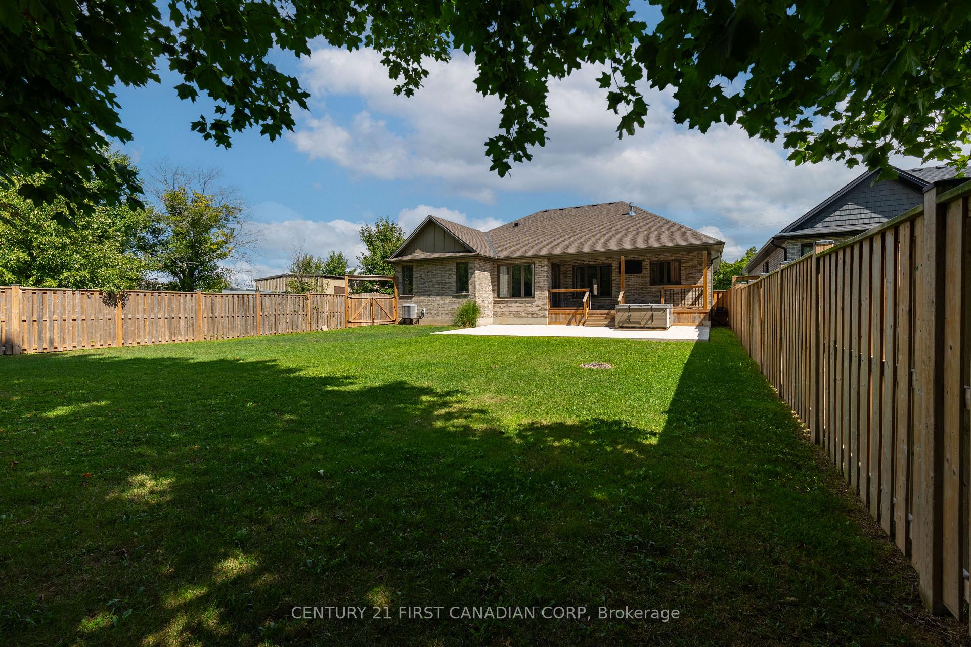 Photo 11 of 245 Walnut Street, Lucan Biddulph, Lucan — HOMEH