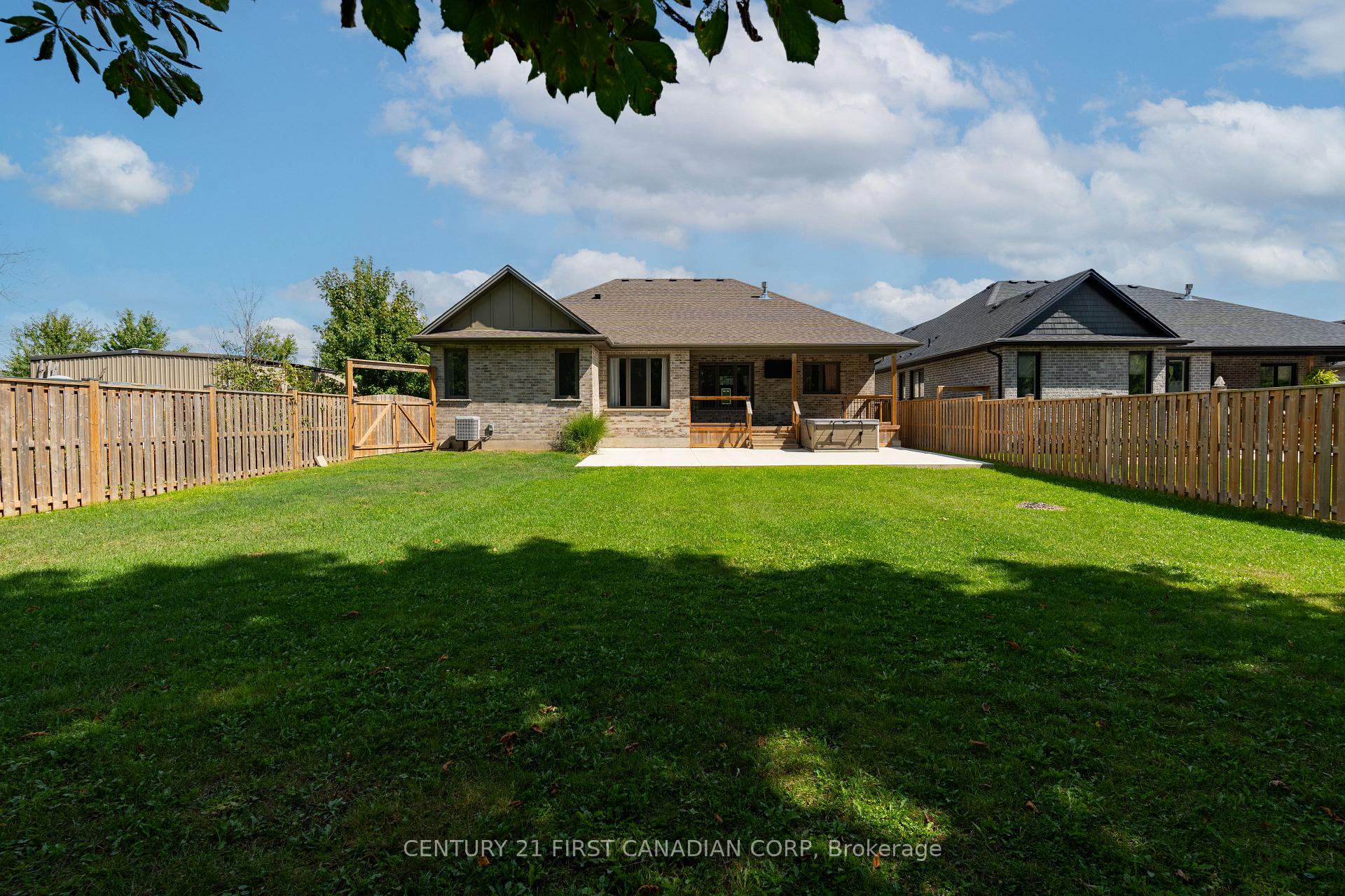 Photo 13 of 245 Walnut Street, Lucan Biddulph, Lucan — HOMEH