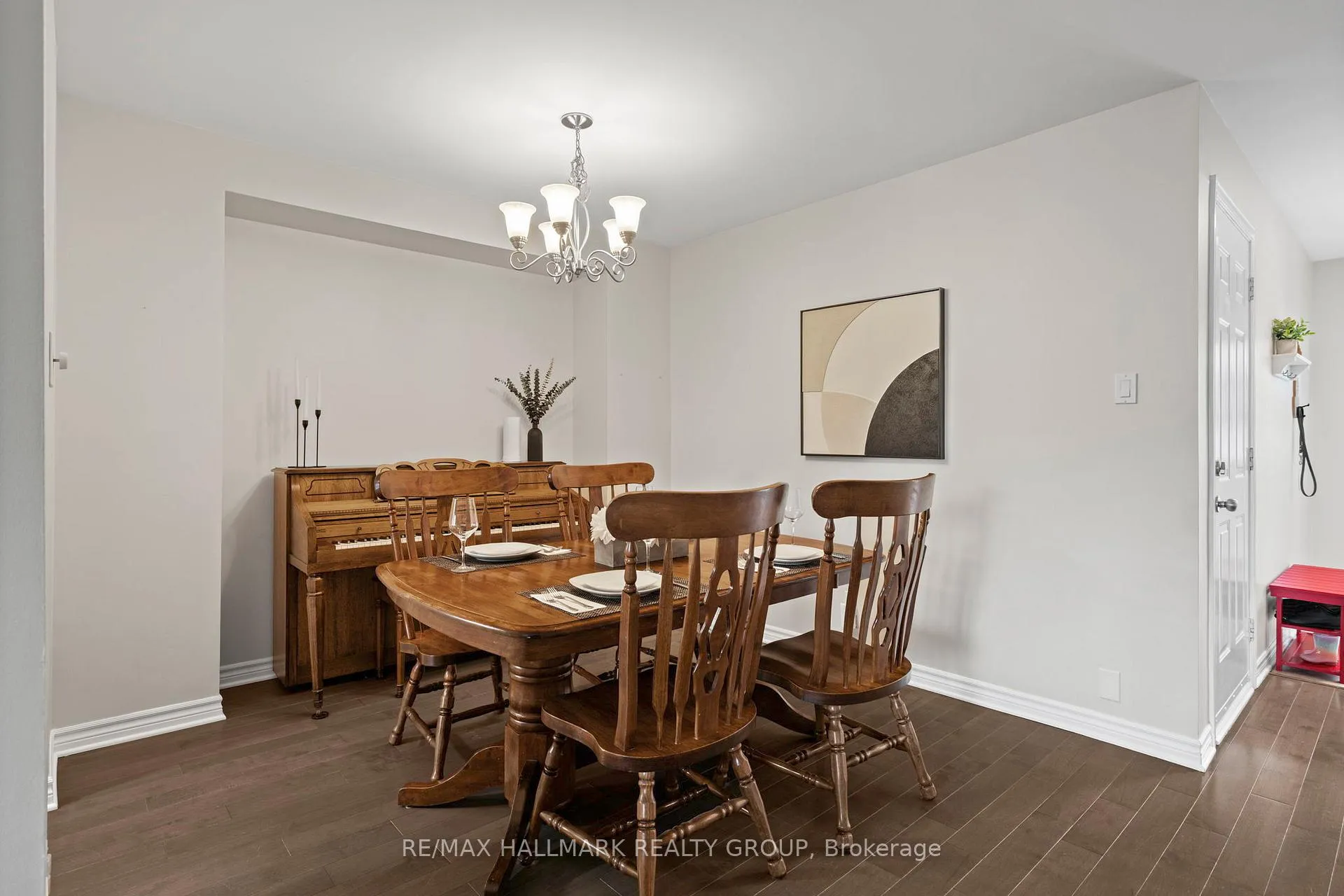 Photo 5 of 36 Cedarock Drive, Ottawa, Kanata - Bridlewood — HOMEH