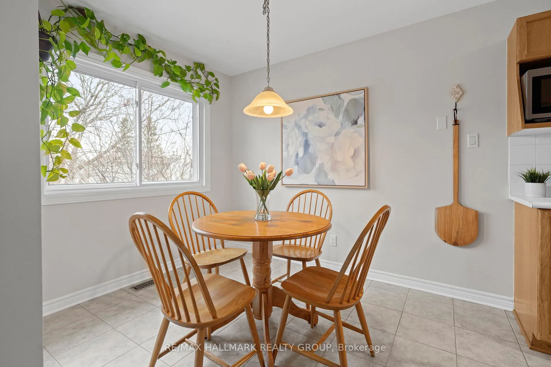 Photo 10 of 36 Cedarock Drive, Ottawa, Kanata - Bridlewood — HOMEH