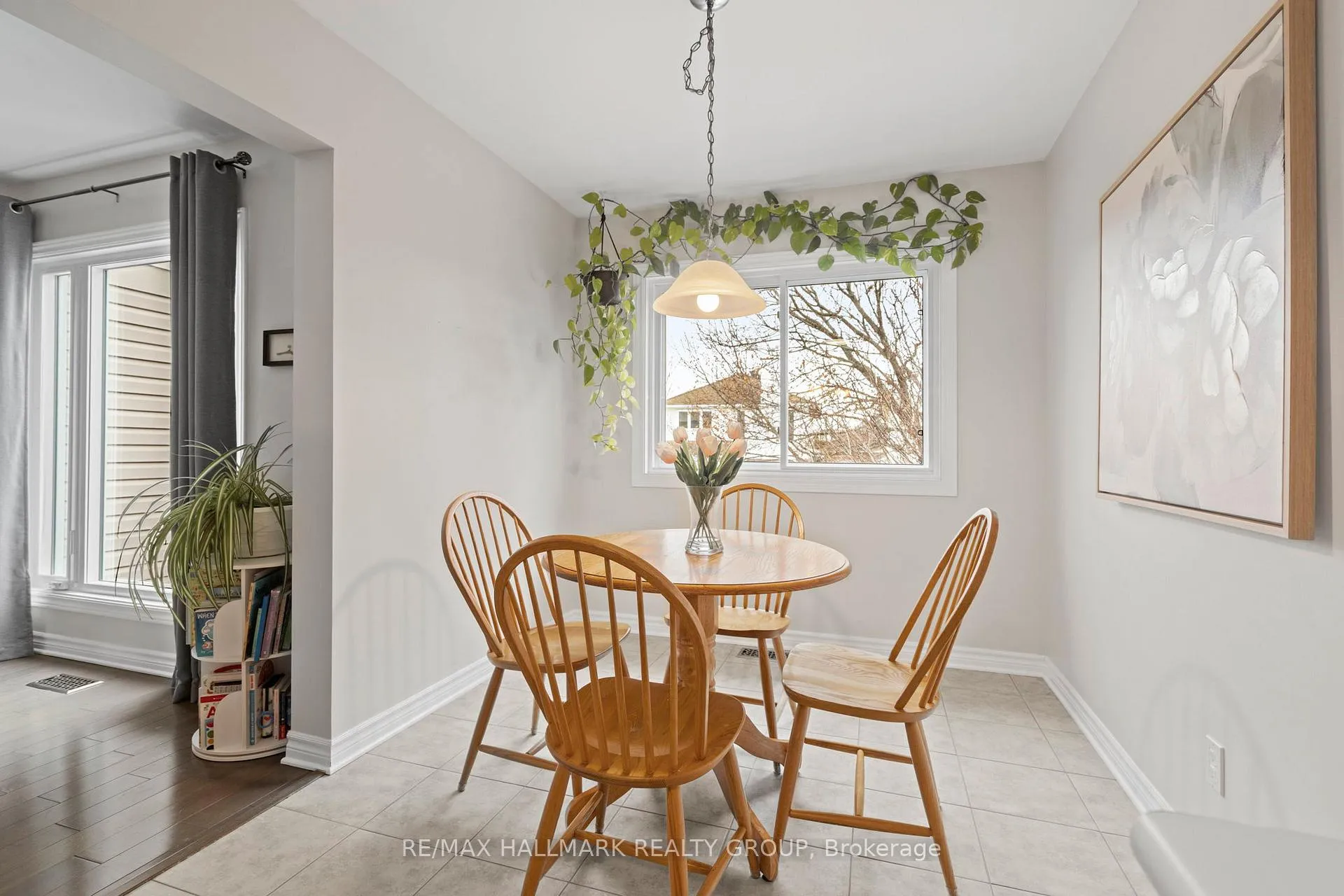 Photo 11 of 36 Cedarock Drive, Ottawa, Kanata - Bridlewood — HOMEH