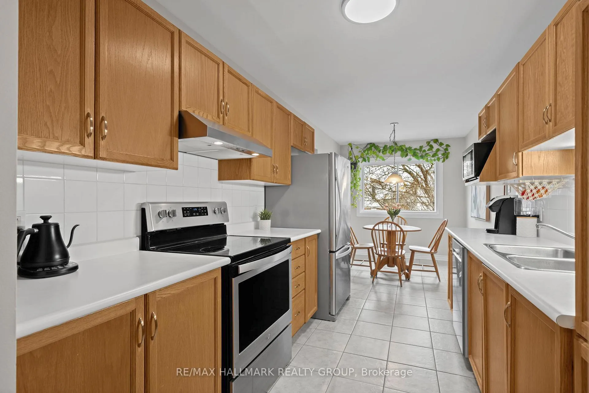 Photo 15 of 36 Cedarock Drive, Ottawa, Kanata - Bridlewood — HOMEH