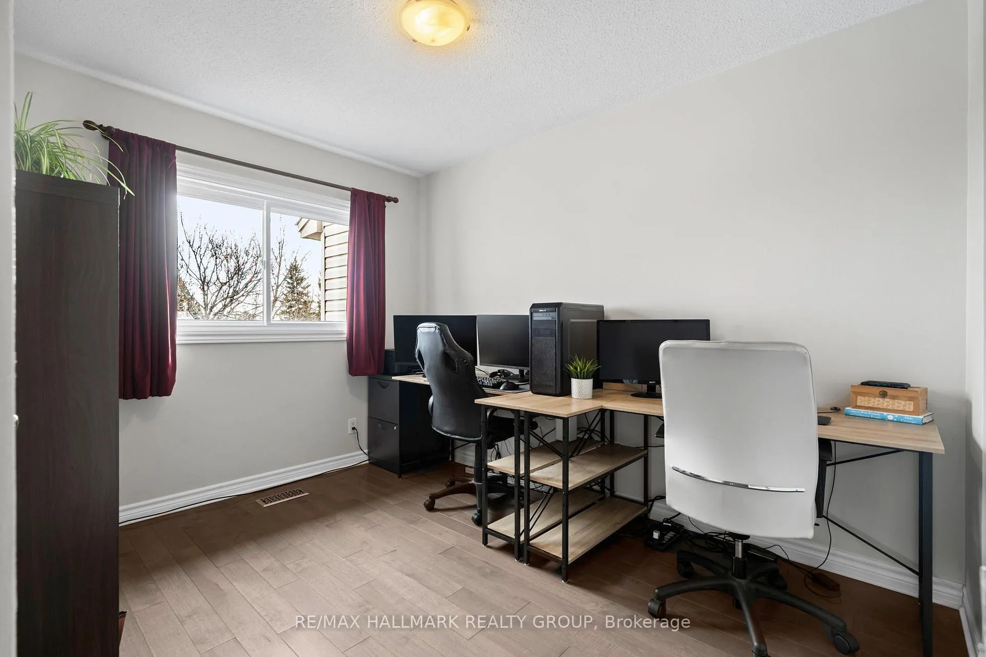 Photo 24 of 36 Cedarock Drive, Ottawa, Kanata - Bridlewood — HOMEH