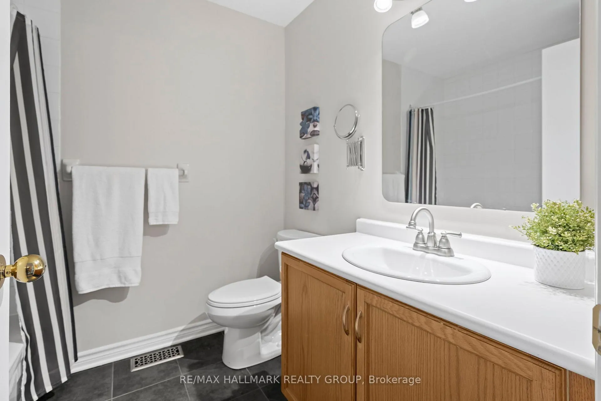 Photo 26 of 36 Cedarock Drive, Ottawa, Kanata - Bridlewood — HOMEH