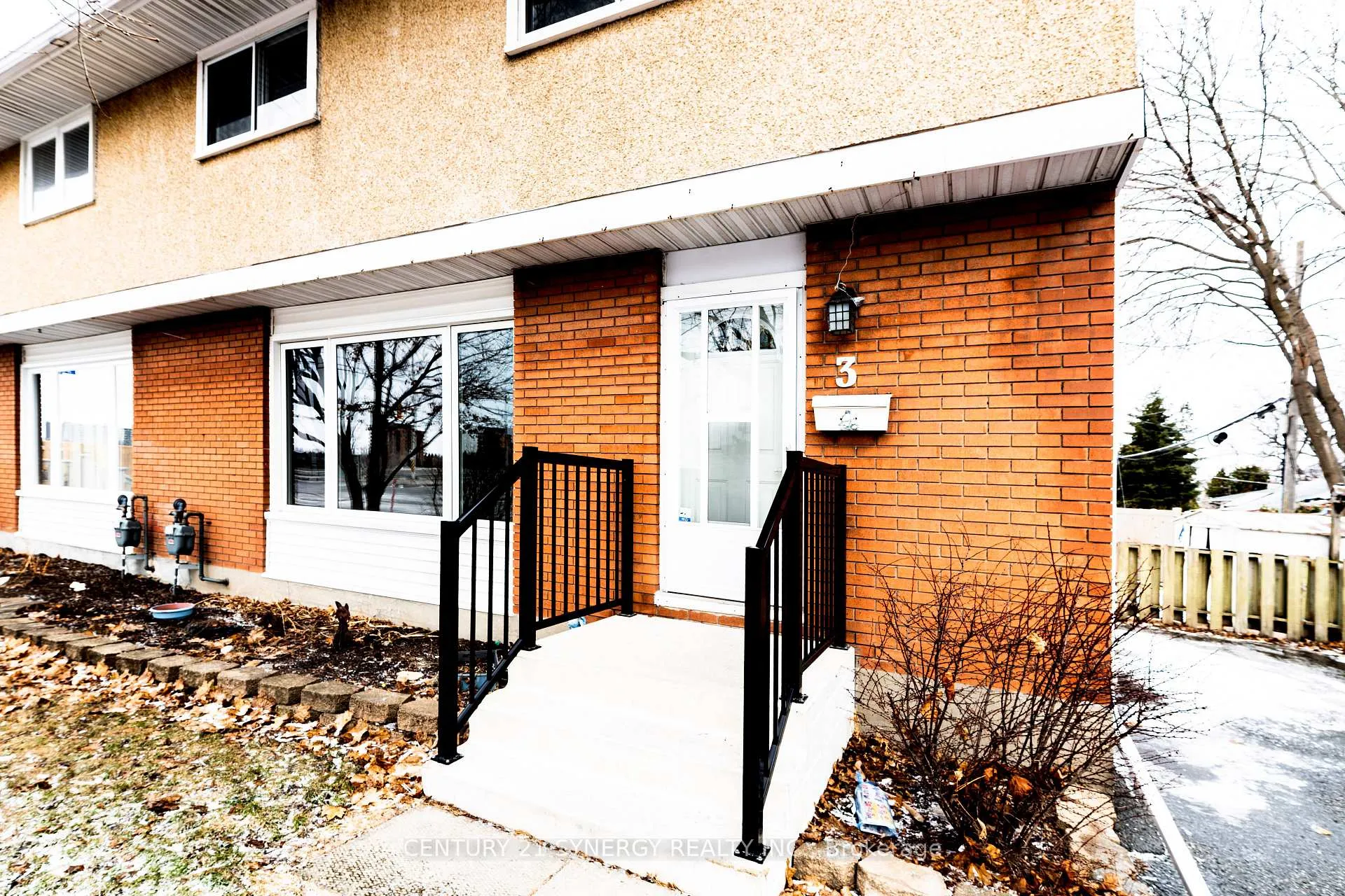 Photo 2 of 3 Farlane Boulevard, Ottawa, City View/Skyline/Fisher Heights/Parkwood Hills — HOMEH