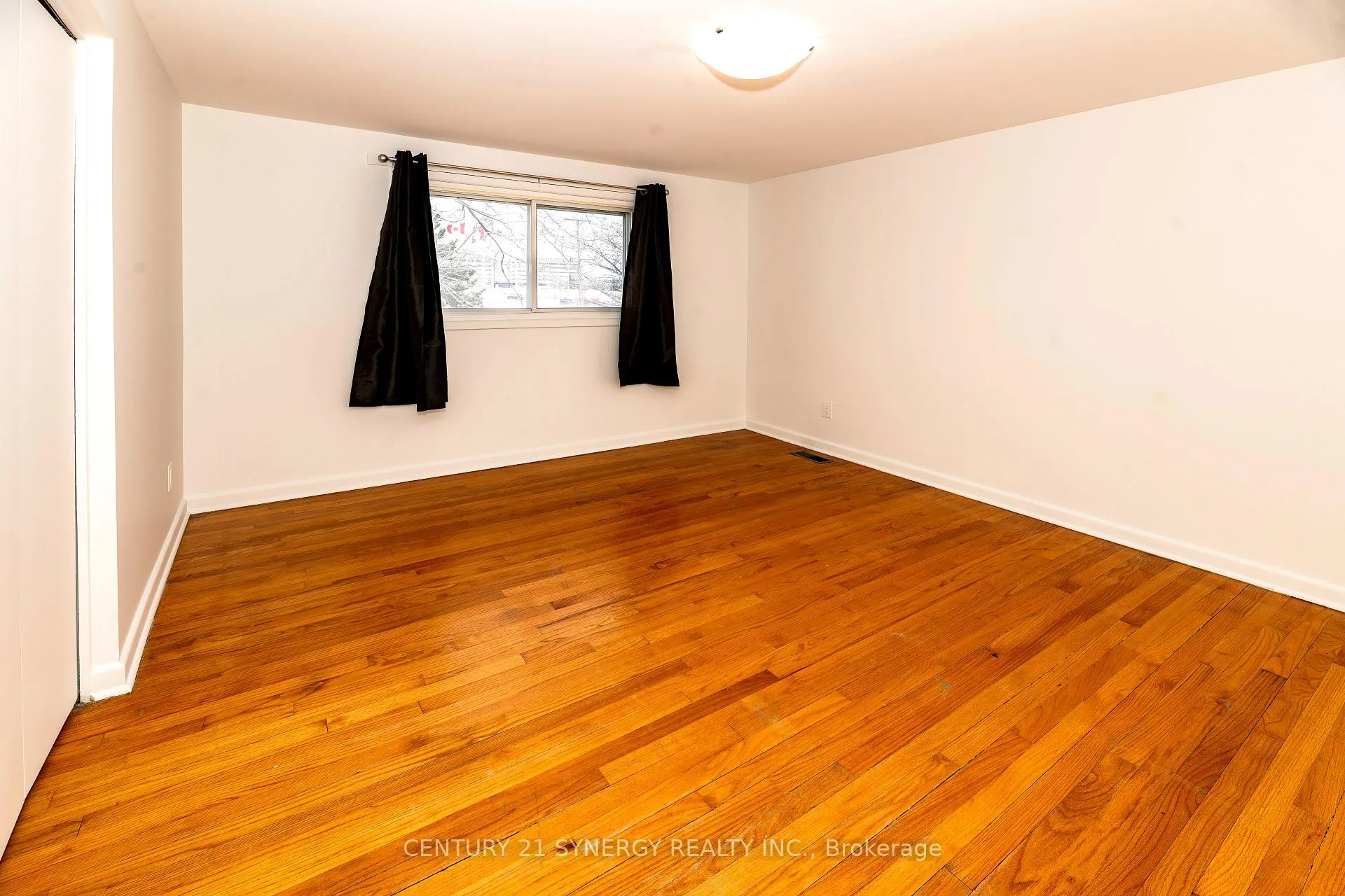 Photo 11 of 3 Farlane Boulevard, Ottawa, City View/Skyline/Fisher Heights/Parkwood Hills — HOMEH