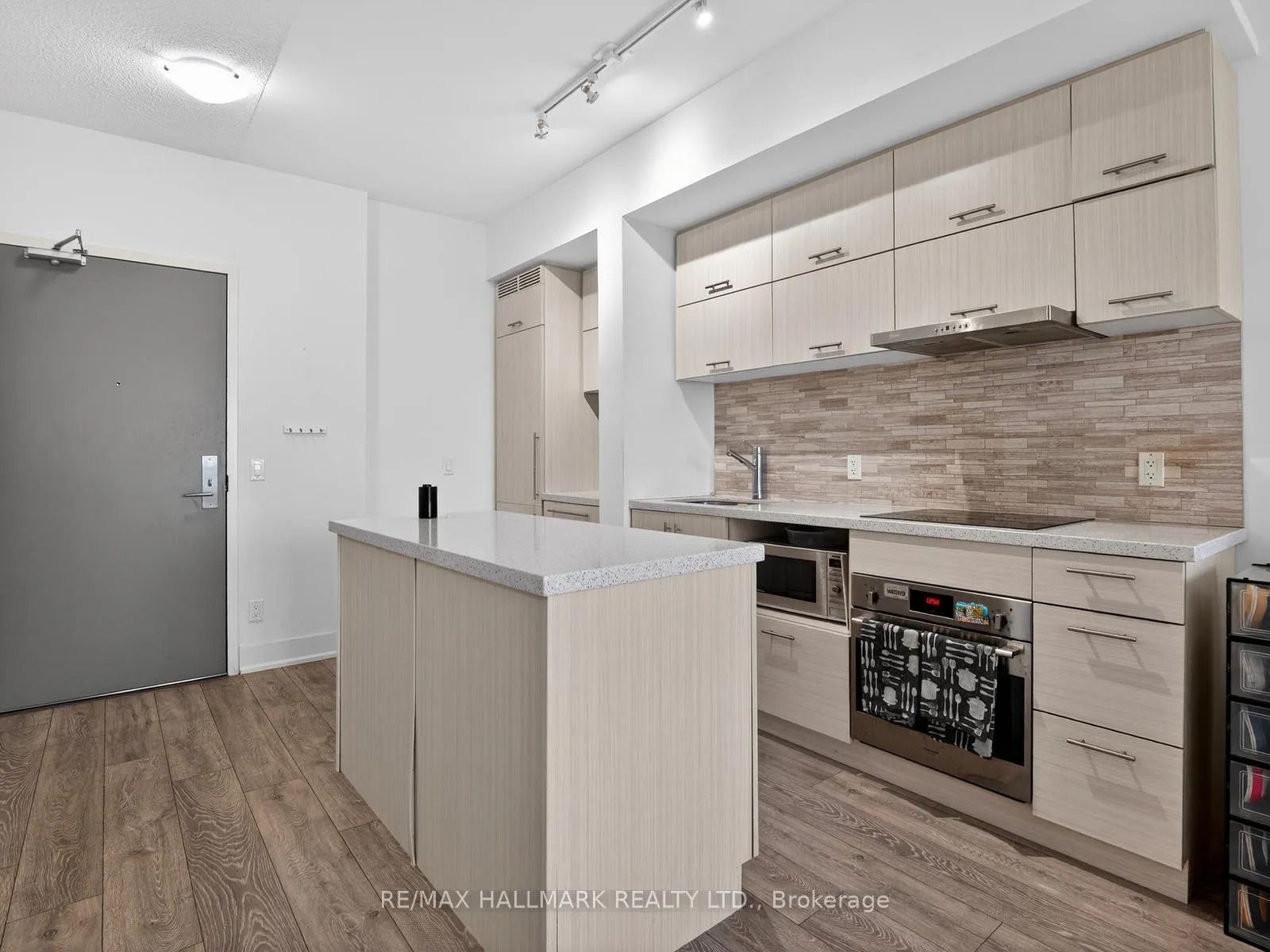 Photo 5 of Unit 1003, 180 Enterprise Boulevard, Markham, Unionville — HOMEH