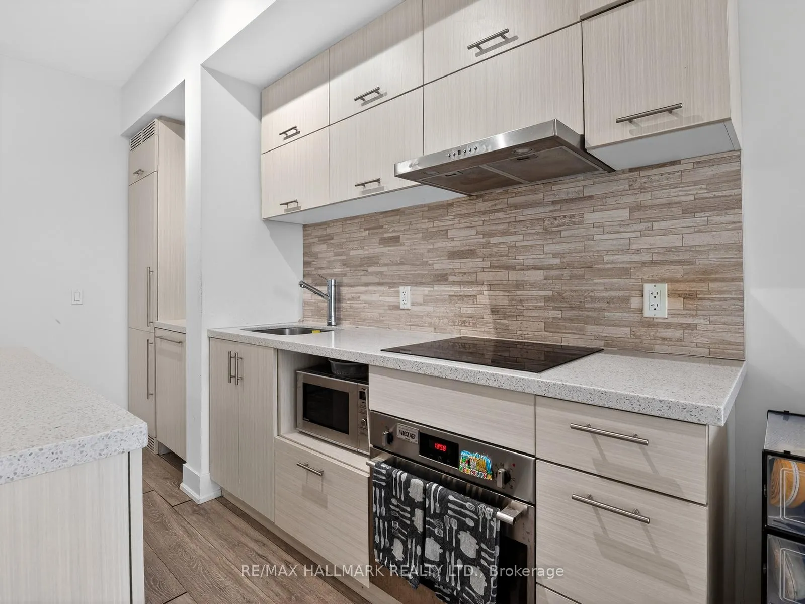 Photo 6 of Unit 1003, 180 Enterprise Boulevard, Markham, Unionville — HOMEH