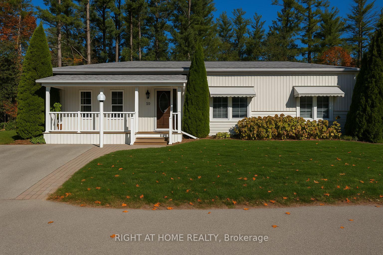 Photo 1 of 18 Riverview Circle, Innisfil, Rural Innisfil — HOMEH