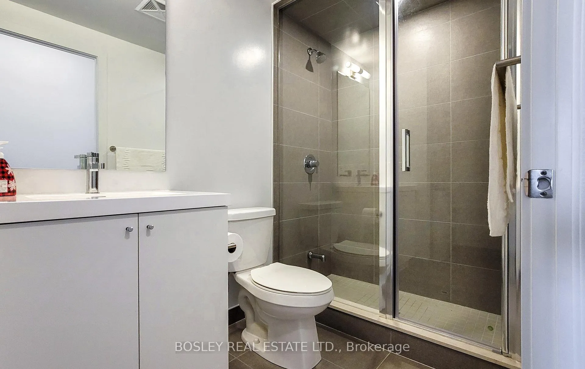 Photo 13 of Unit 2119, 2550 Simcoe Street N, Oshawa, Windfields — HOMEH