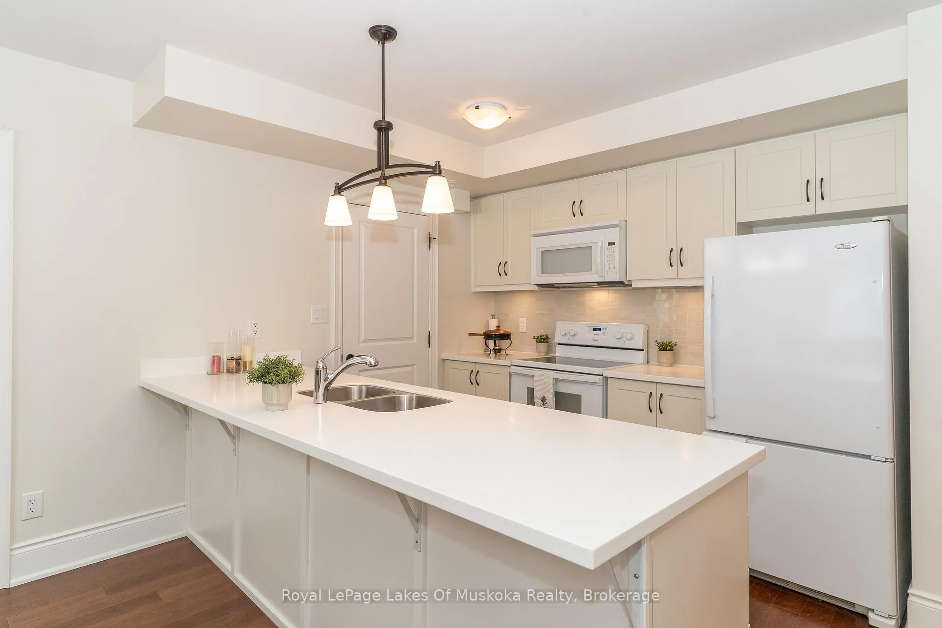 Photo 8 of Unit 304, 391B Manitoba Street, Bracebridge, Macaulay — HOMEH