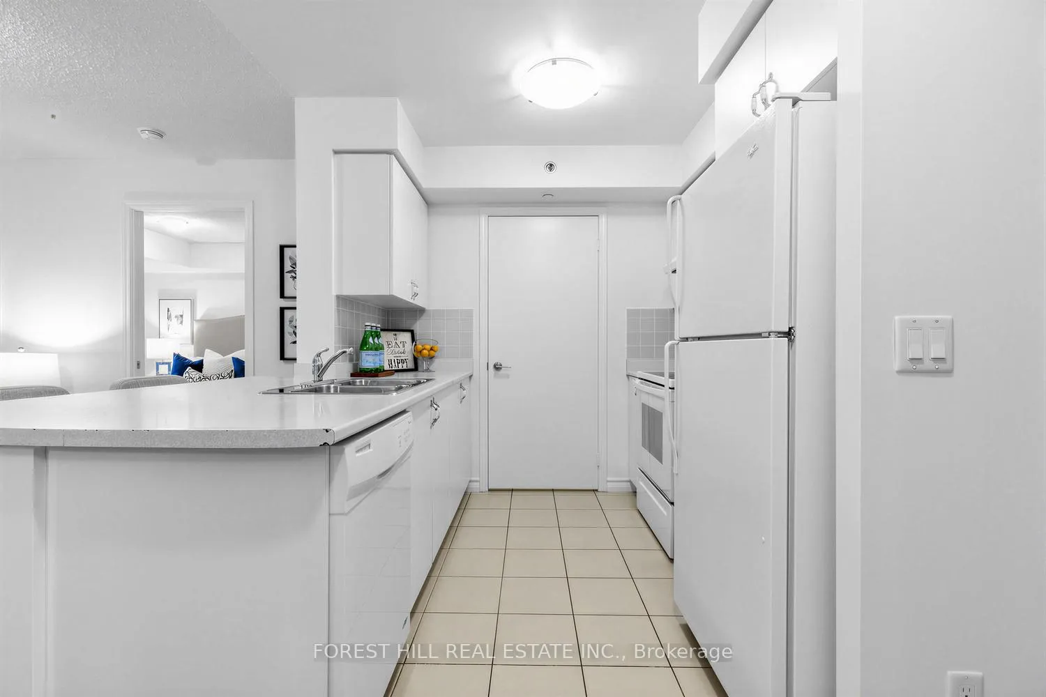 Photo 4 of Unit 226, 35 Saranac Boulevard, Toronto, Englemount-Lawrence — HOMEH
