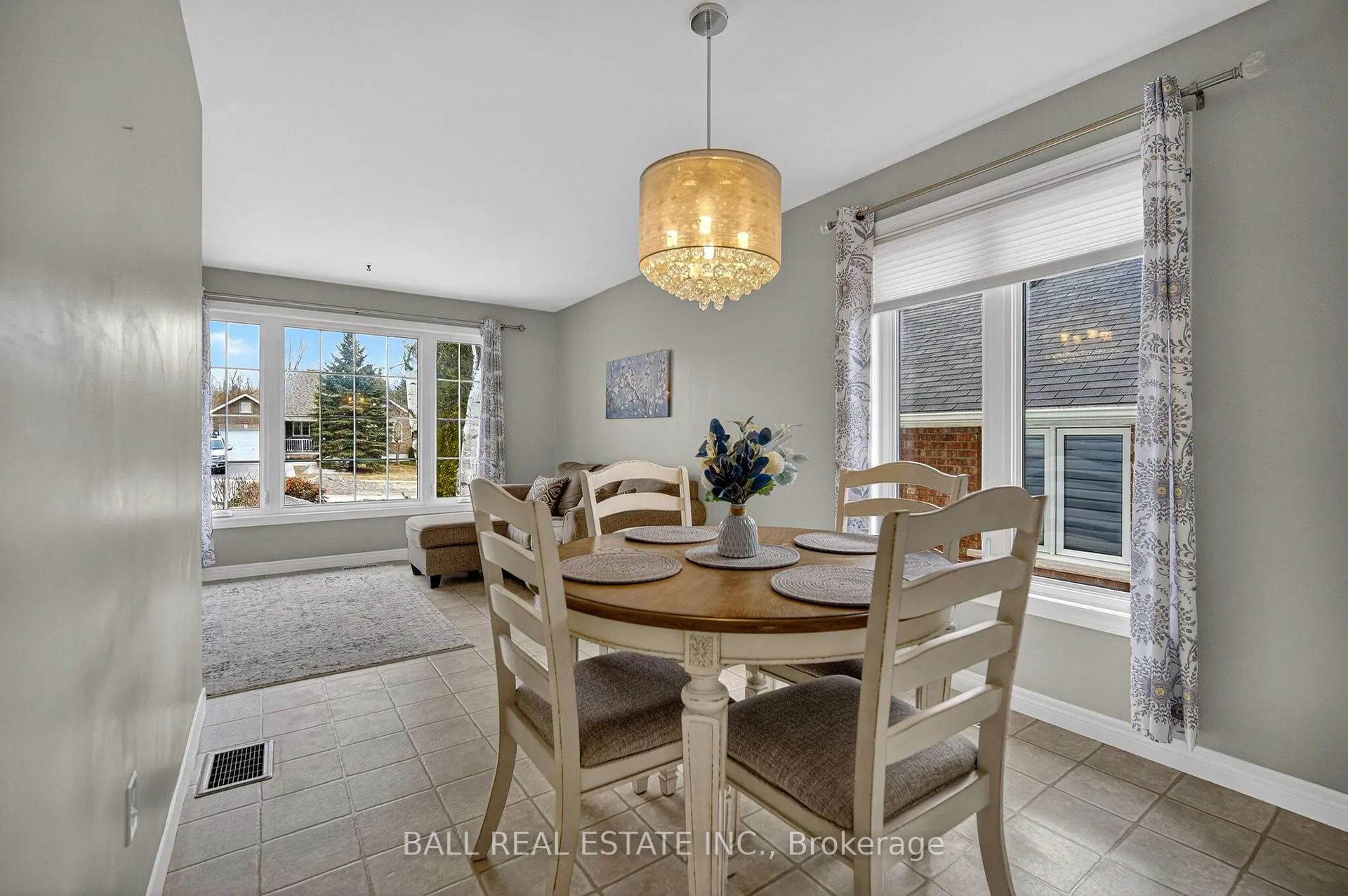 Photo 7 of 11 Francis Street, Selwyn — HOMEH