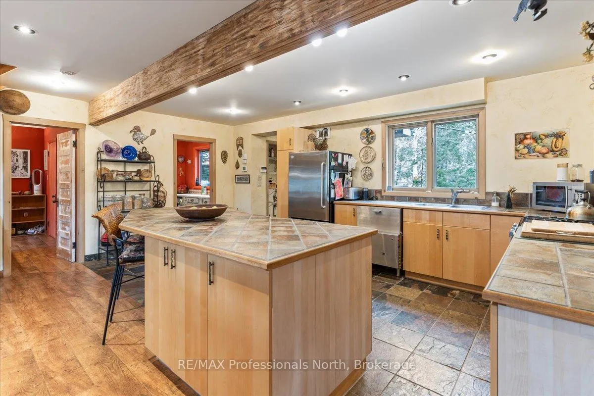 Photo 8 of 1032 Parallel Falls Lane, Minden Hills, Minden — HOMEH