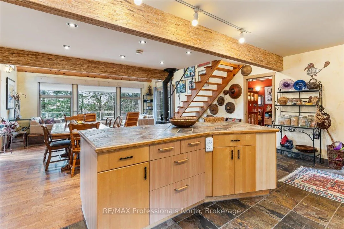 Photo 9 of 1032 Parallel Falls Lane, Minden Hills, Minden — HOMEH