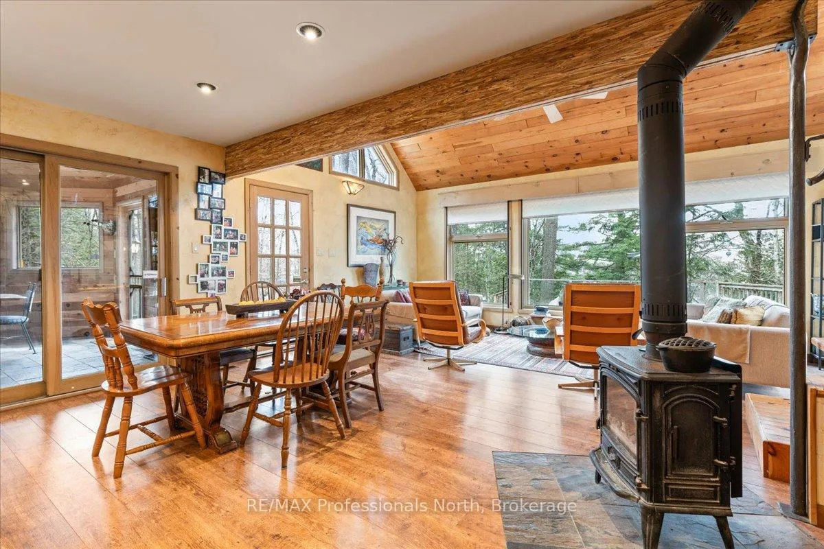 Photo 10 of 1032 Parallel Falls Lane, Minden Hills, Minden — HOMEH