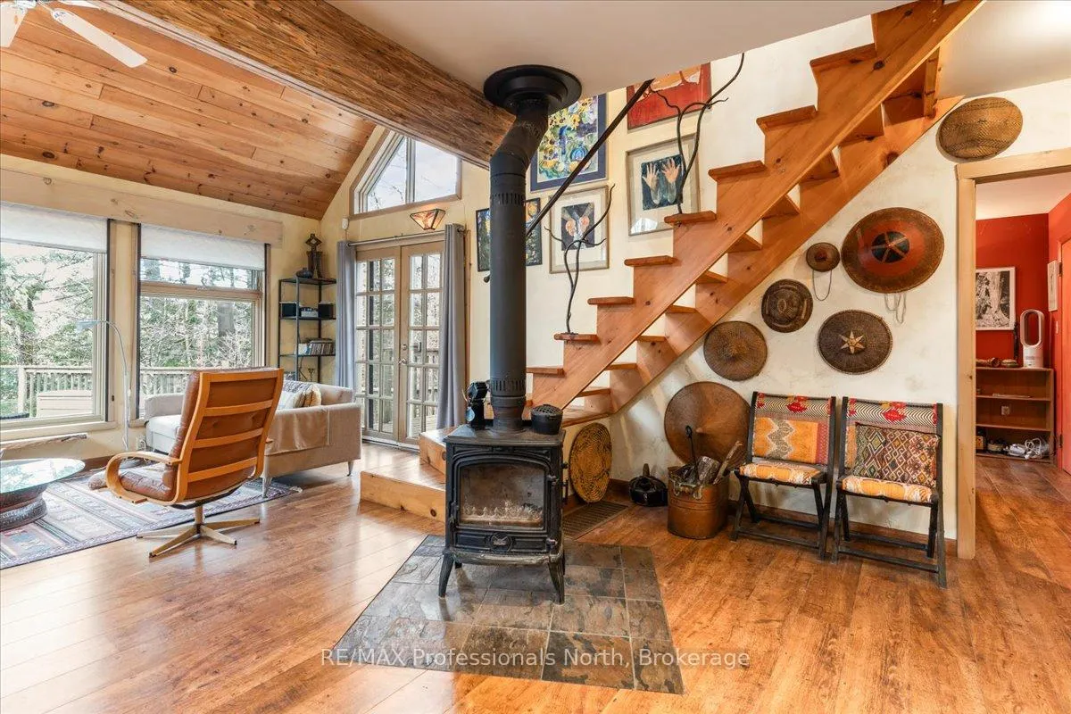 Photo 14 of 1032 Parallel Falls Lane, Minden Hills, Minden — HOMEH