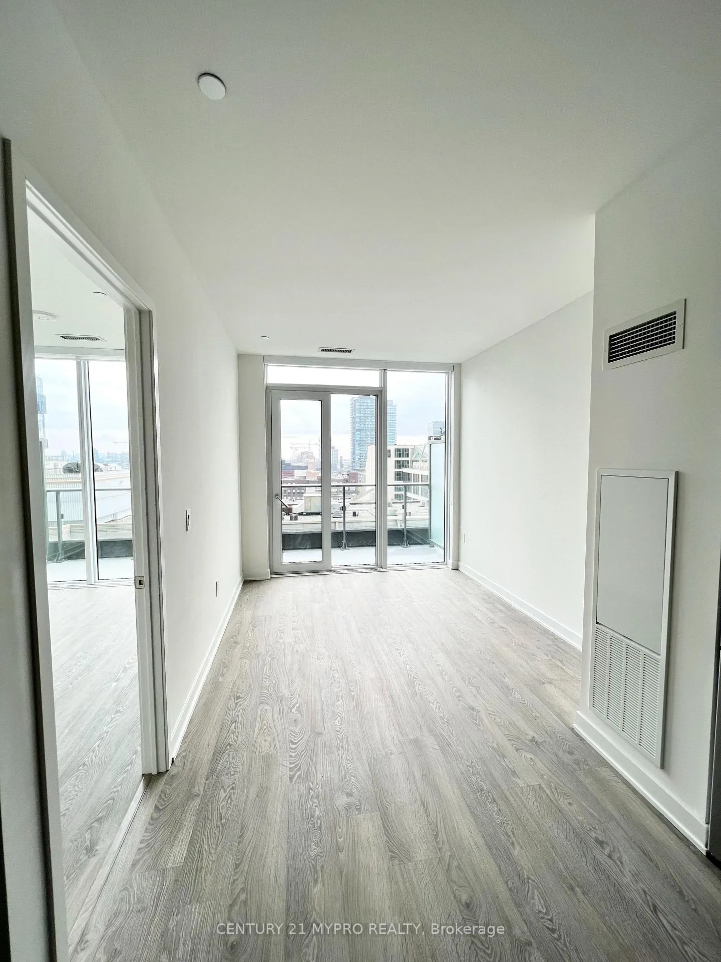 Photo 1 of Unit 1015, 60 Princess Street, Toronto, Waterfront Communities — HOMEH