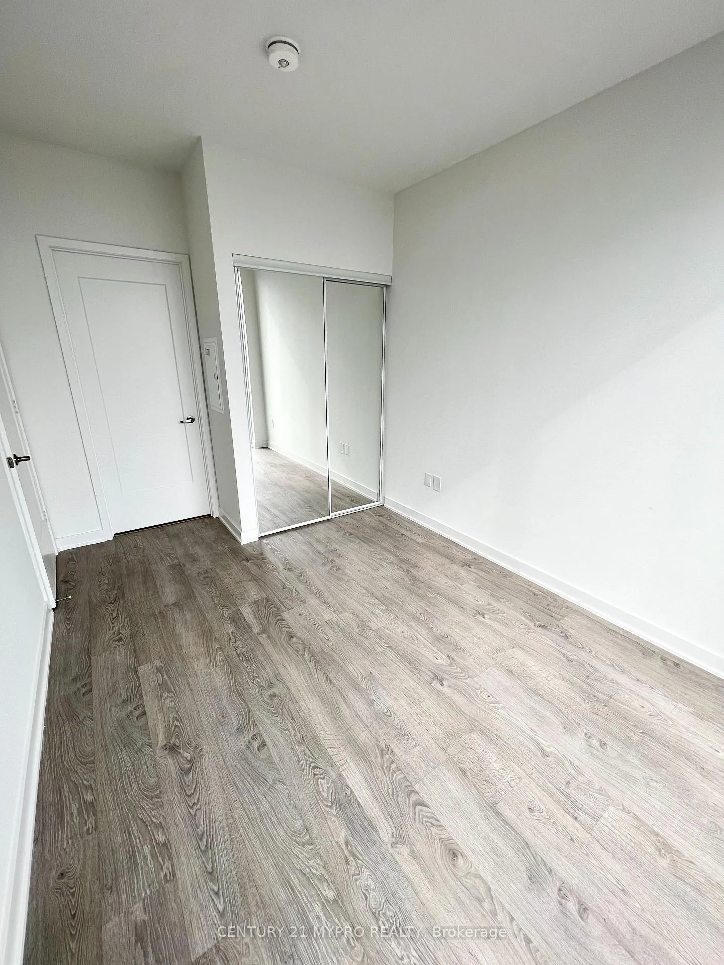 Photo 2 of Unit 1015, 60 Princess Street, Toronto, Waterfront Communities — HOMEH