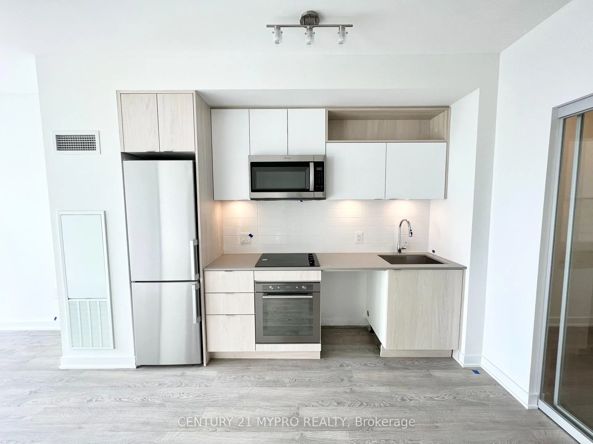 Photo 6 of Unit 1015, 60 Princess Street, Toronto, Waterfront Communities — HOMEH
