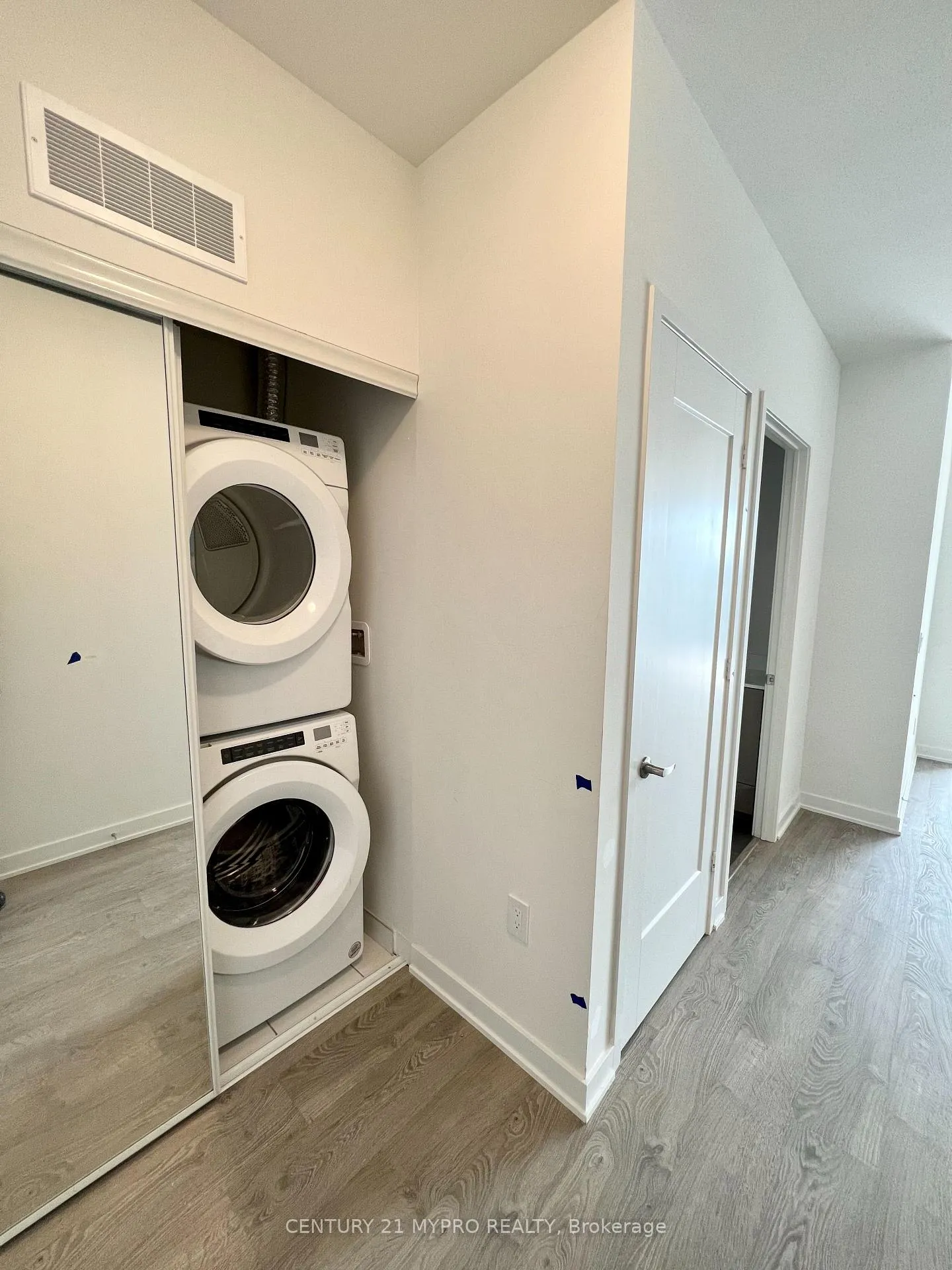 Photo 9 of Unit 1015, 60 Princess Street, Toronto, Waterfront Communities — HOMEH