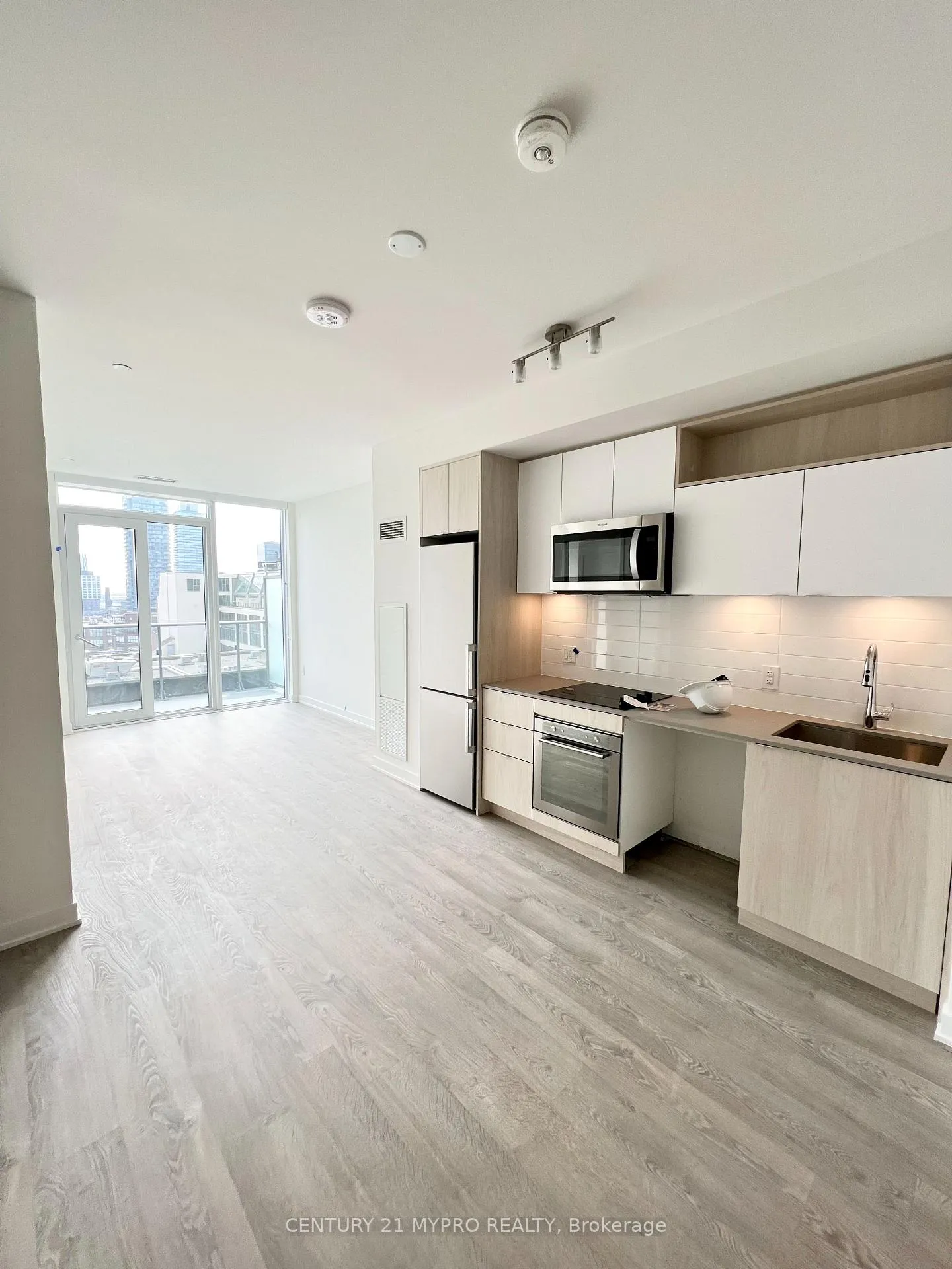 Photo 10 of Unit 1015, 60 Princess Street, Toronto, Waterfront Communities — HOMEH