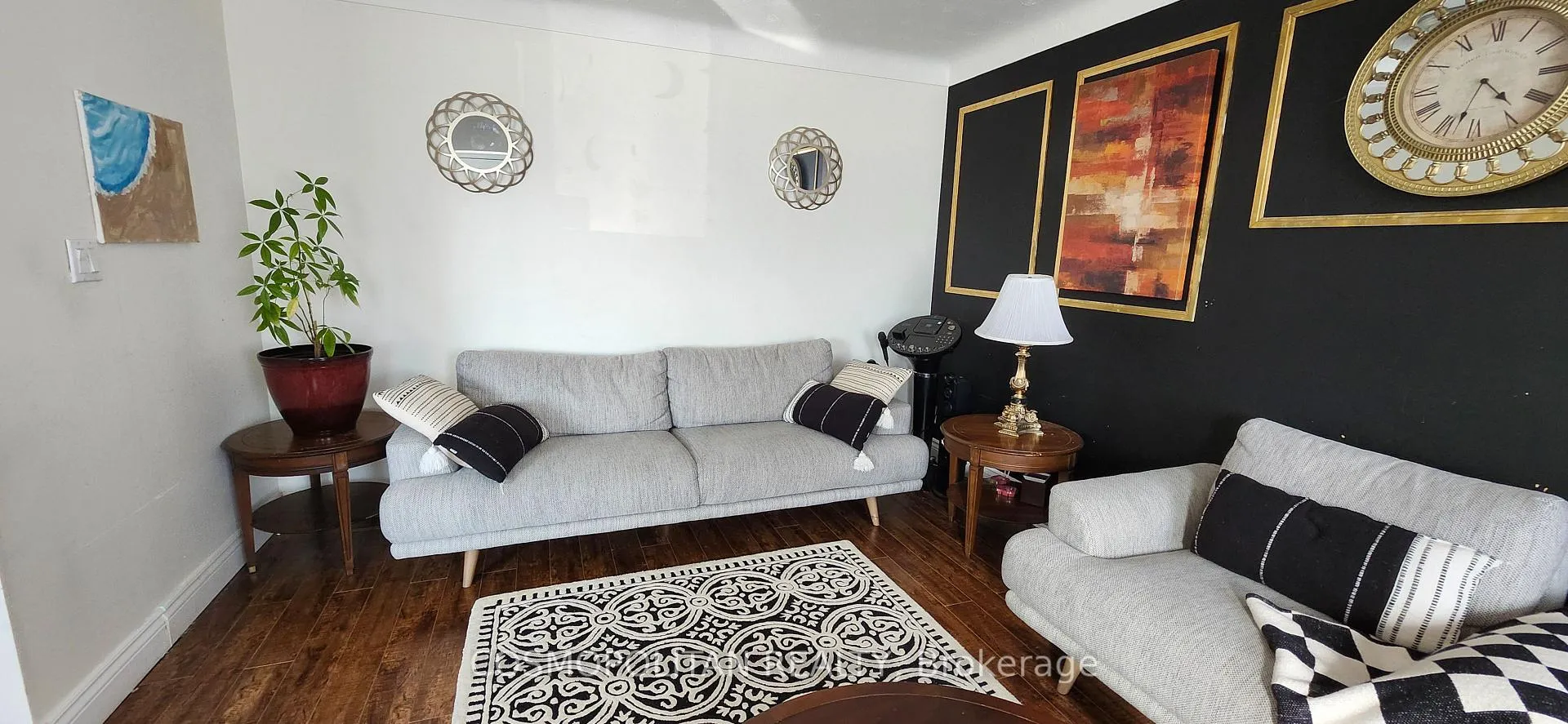 Photo 2 of 257 Grantham Avenue, St. Catharines, Facer — HOMEH
