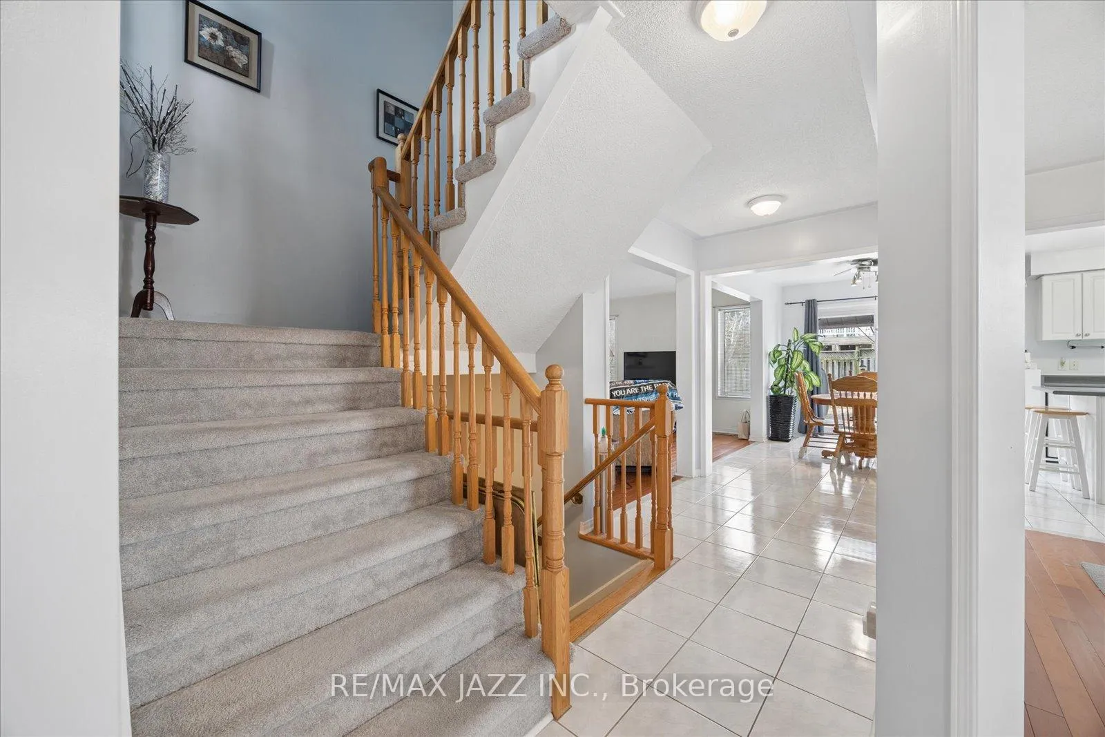 Photo 4 of 1395 Ashgrove Crescent, Oshawa, Pinecrest — HOMEH