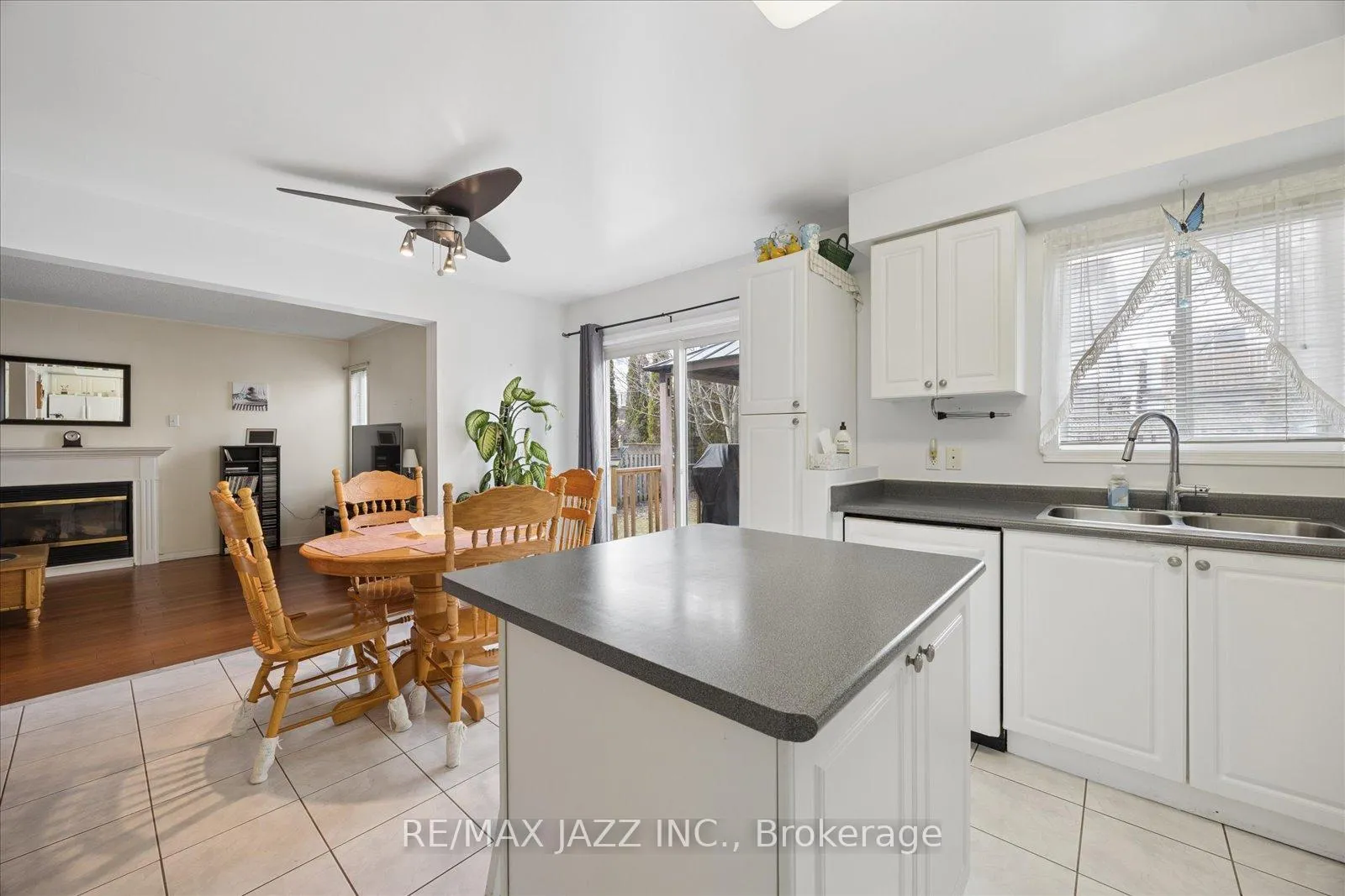 Photo 8 of 1395 Ashgrove Crescent, Oshawa, Pinecrest — HOMEH