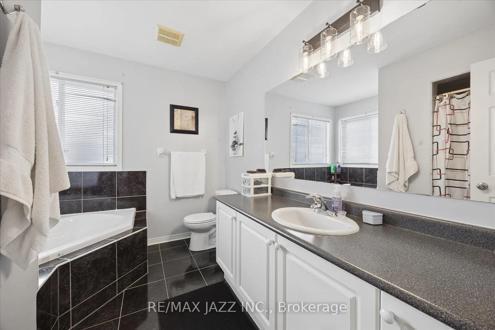 Photo 17 of 1395 Ashgrove Crescent, Oshawa, Pinecrest — HOMEH