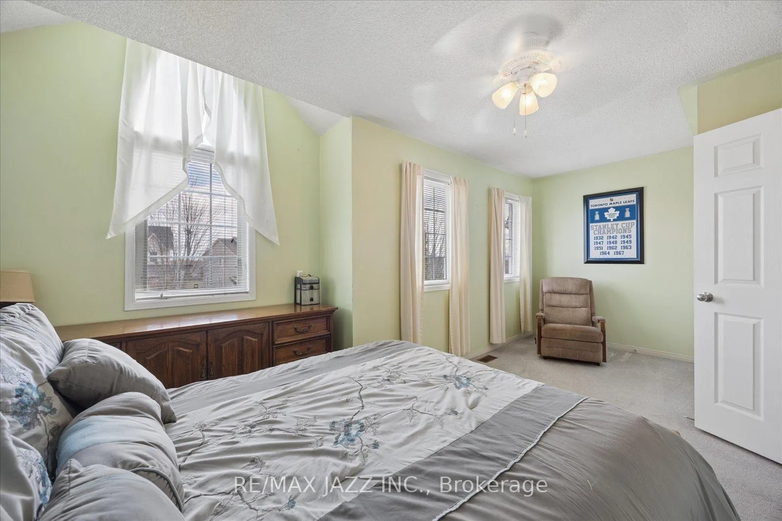 Photo 18 of 1395 Ashgrove Crescent, Oshawa, Pinecrest — HOMEH