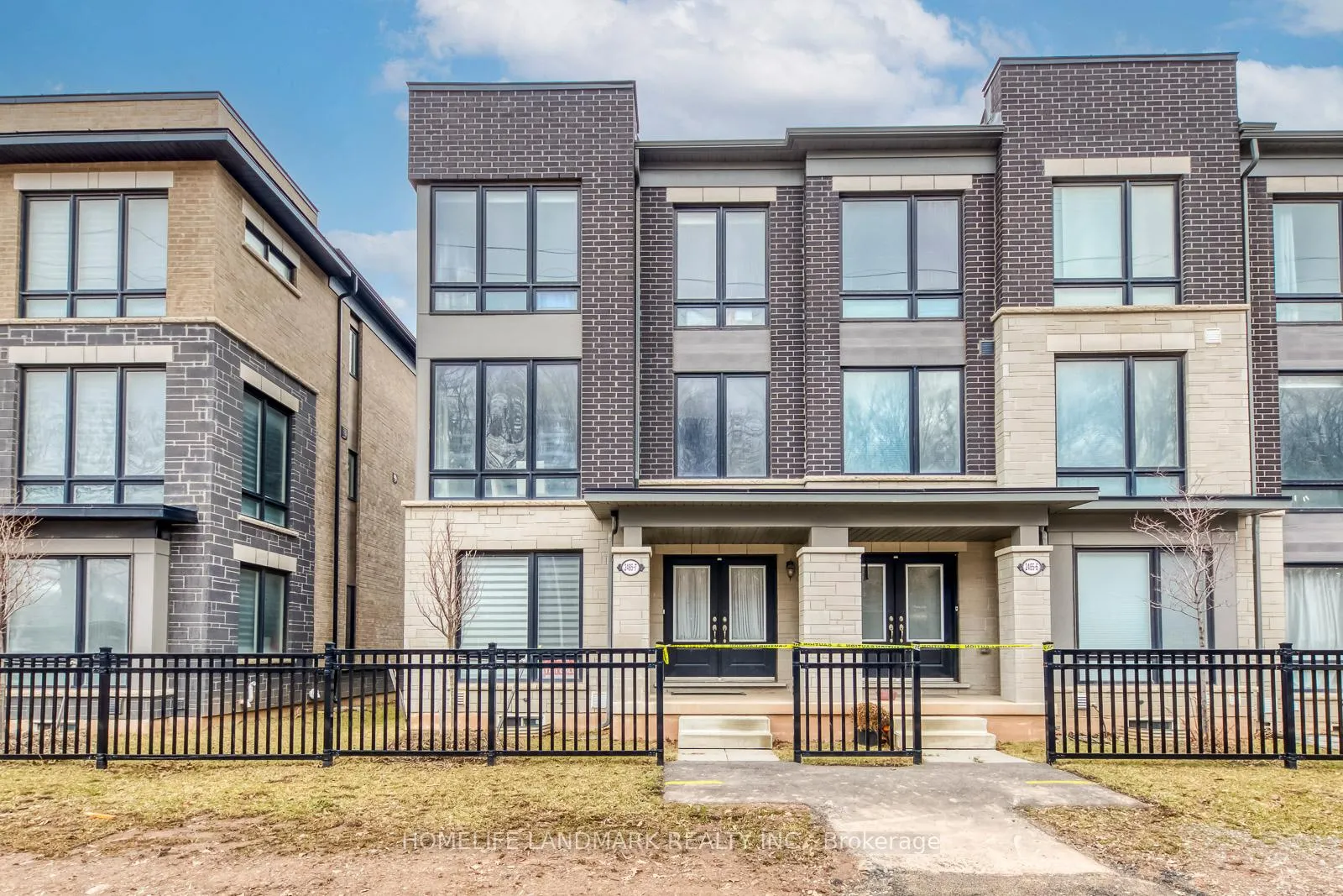 Photo 1 of Unit Unit 7 -, 2485 Badger Crescent, Oakville, Glen Abbey — HOMEH