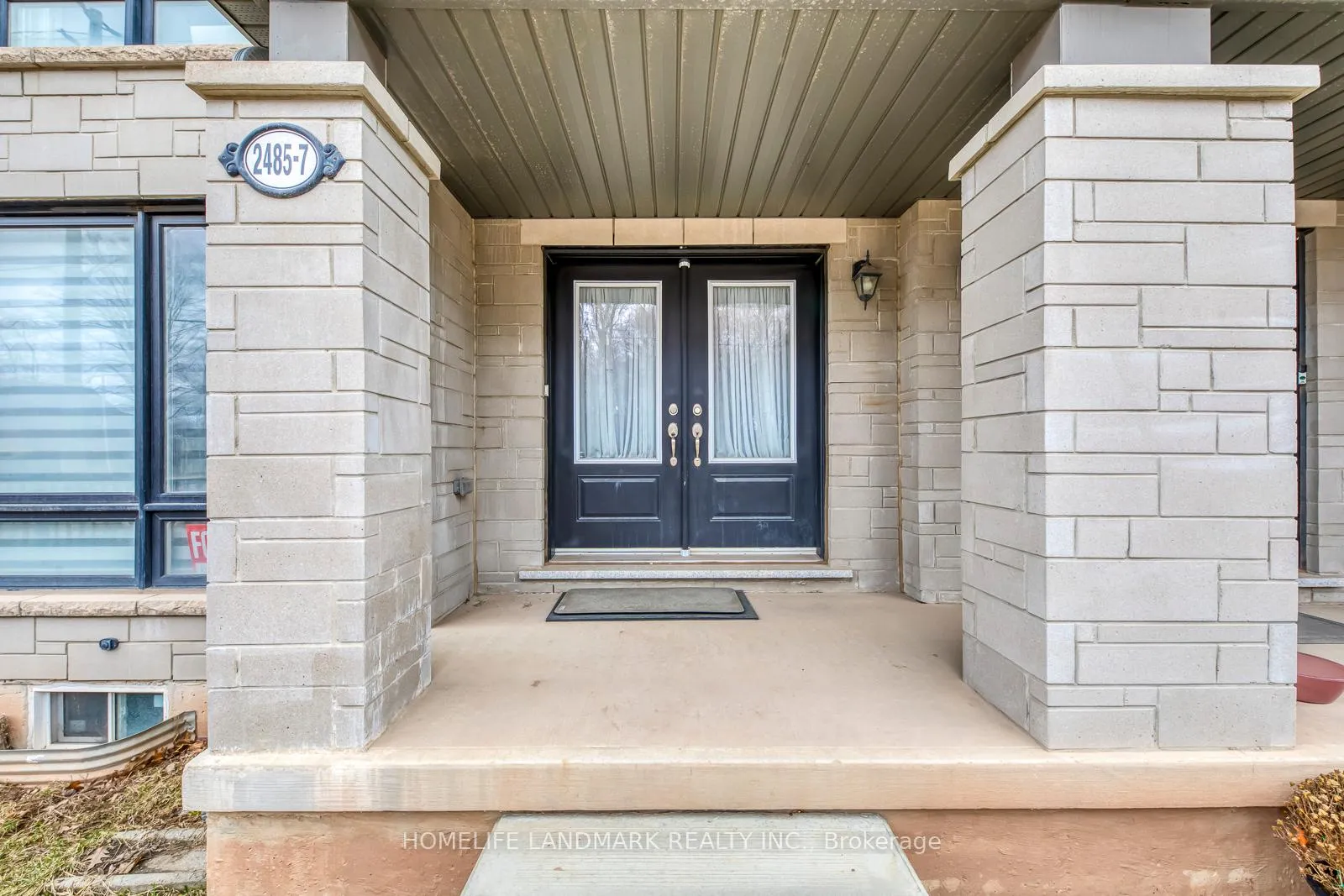 Photo 2 of Unit Unit 7 -, 2485 Badger Crescent, Oakville, Glen Abbey — HOMEH