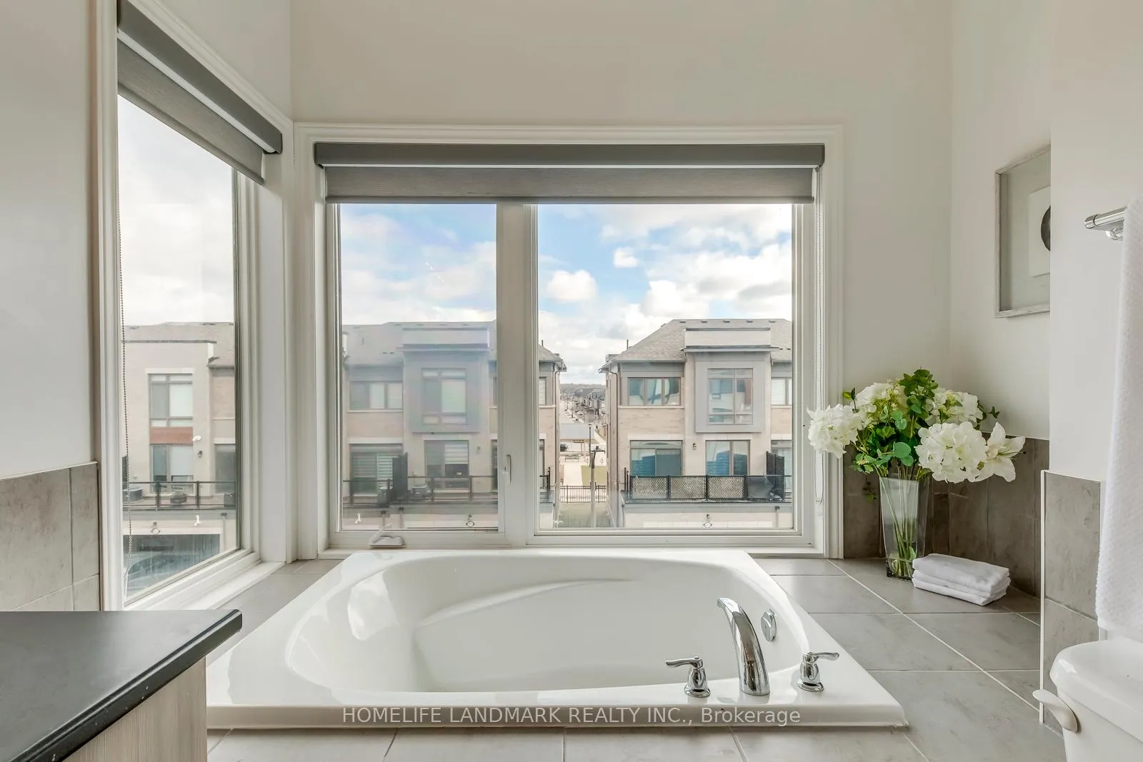 Photo 35 of Unit Unit 7 -, 2485 Badger Crescent, Oakville, Glen Abbey — HOMEH