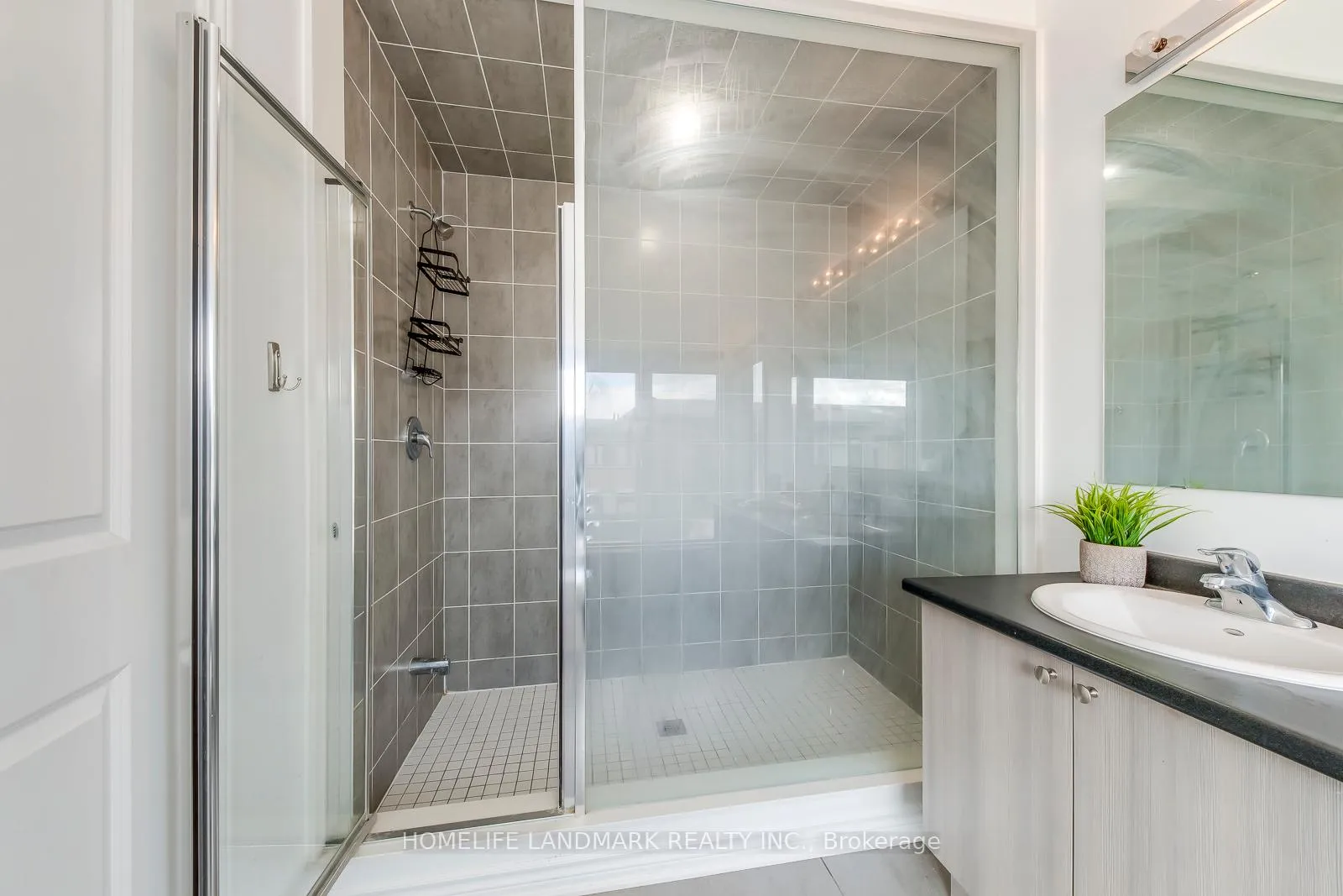 Photo 36 of Unit Unit 7 -, 2485 Badger Crescent, Oakville, Glen Abbey — HOMEH