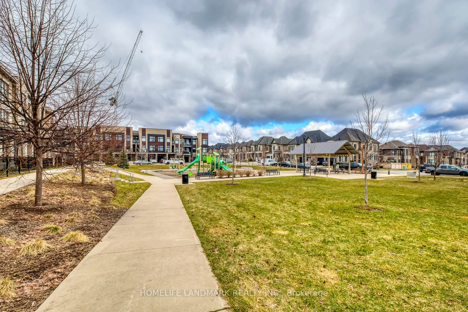 Photo 44 of Unit Unit 7 -, 2485 Badger Crescent, Oakville, Glen Abbey — HOMEH