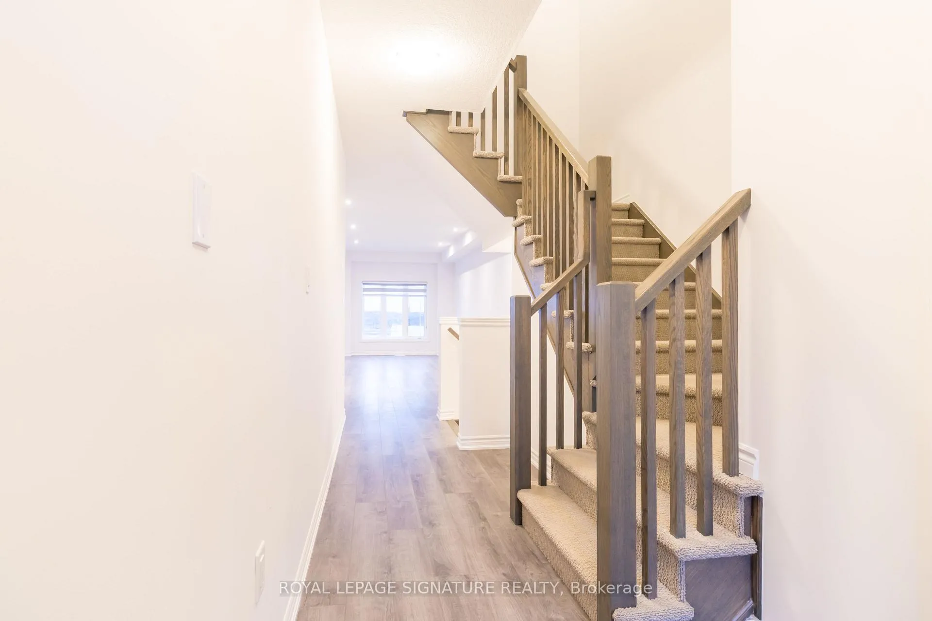 Photo 4 of Unit 10, 61 Soho Street, Hamilton, Stoney Creek — HOMEH