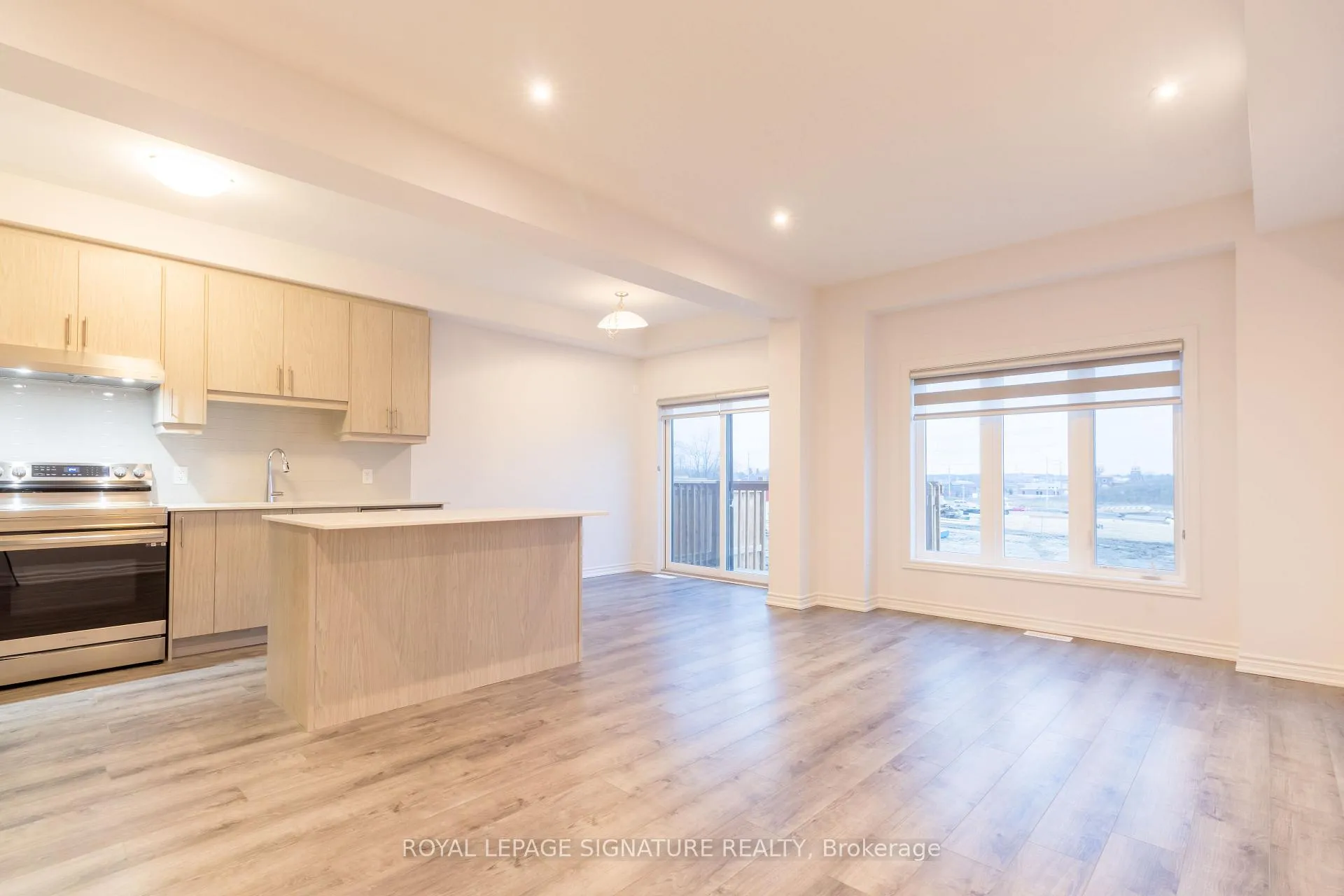 Photo 8 of Unit 10, 61 Soho Street, Hamilton, Stoney Creek — HOMEH