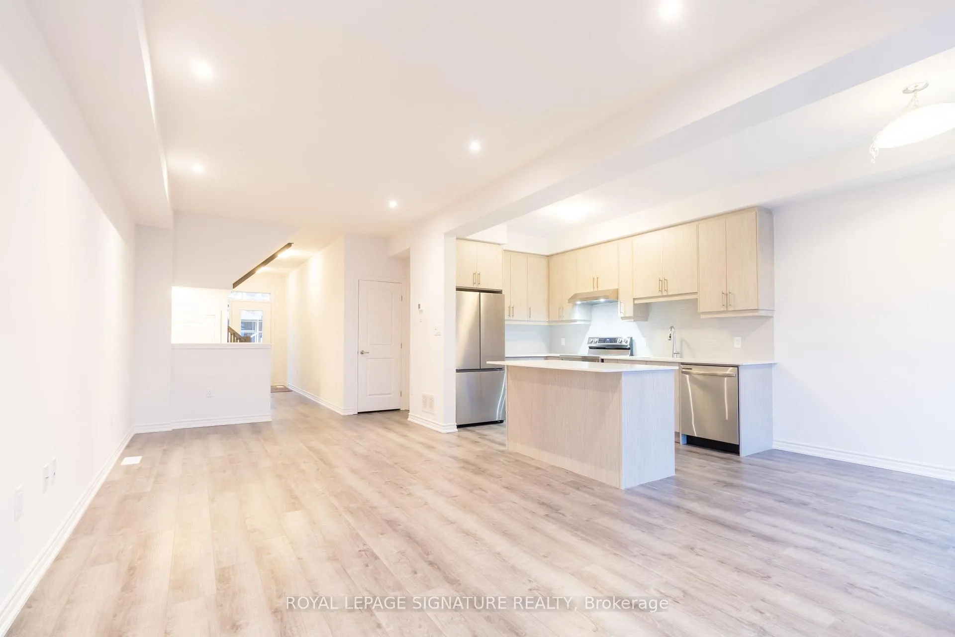 Photo 9 of Unit 10, 61 Soho Street, Hamilton, Stoney Creek — HOMEH