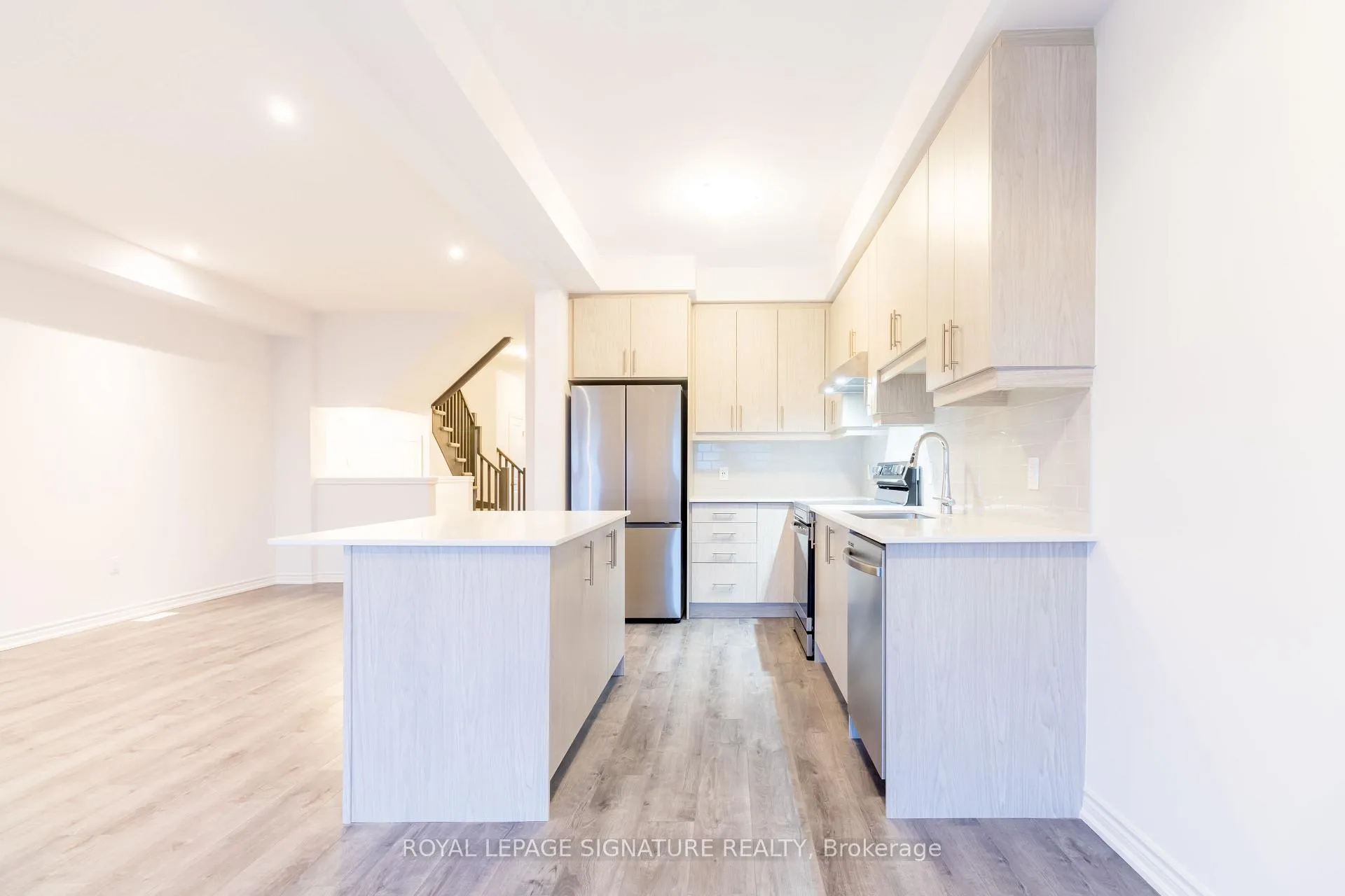 Photo 10 of Unit 10, 61 Soho Street, Hamilton, Stoney Creek — HOMEH