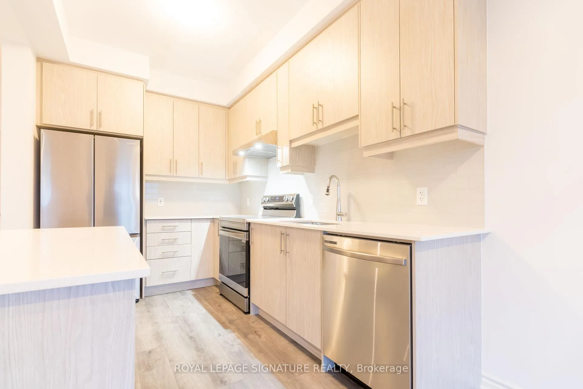 Photo 11 of Unit 10, 61 Soho Street, Hamilton, Stoney Creek — HOMEH
