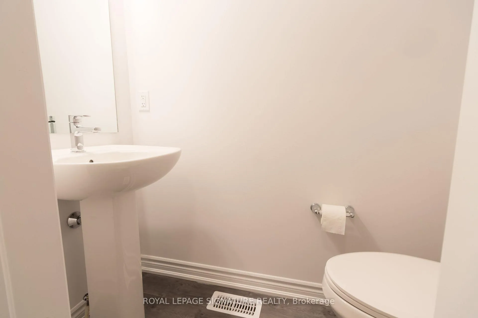 Photo 12 of Unit 10, 61 Soho Street, Hamilton, Stoney Creek — HOMEH