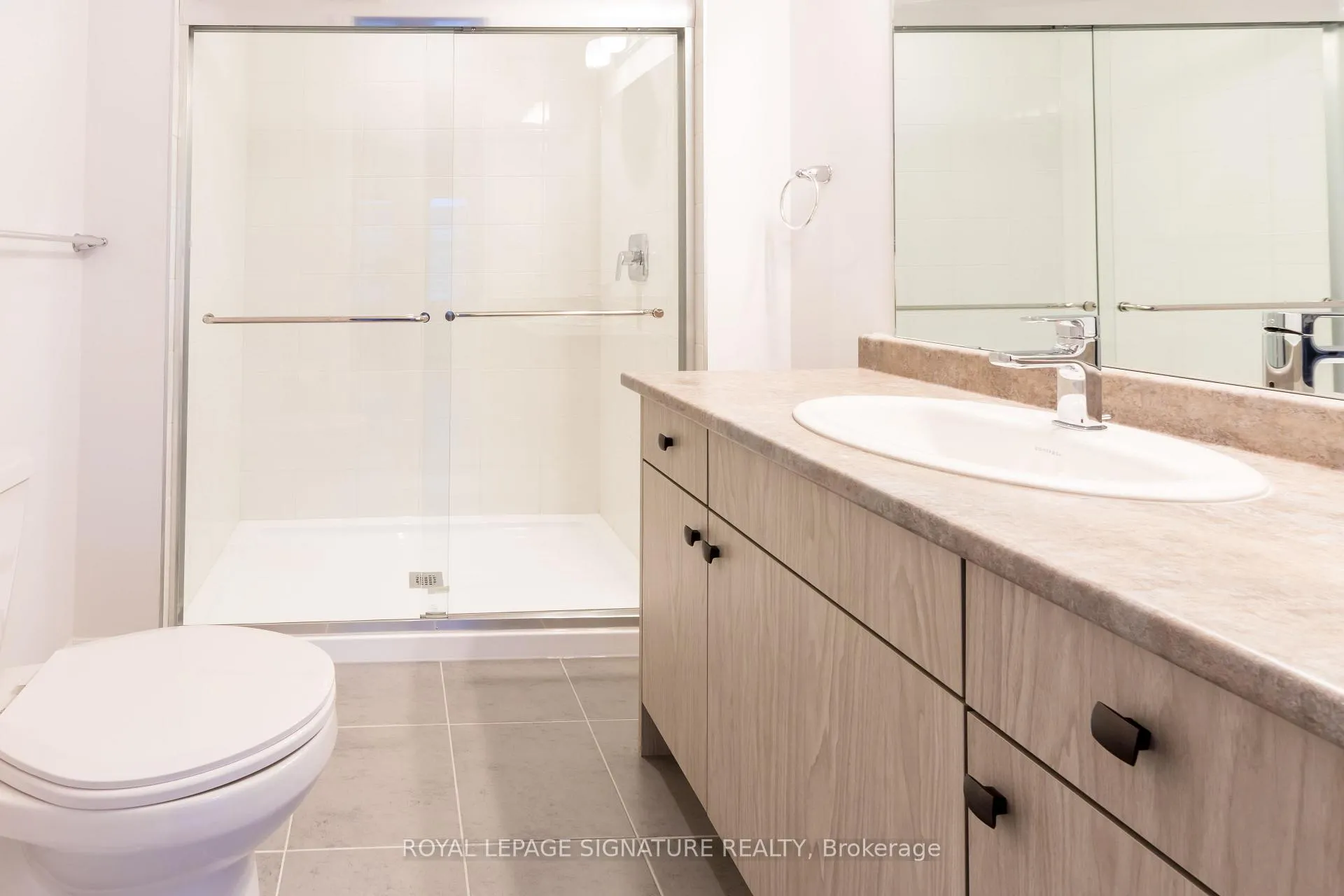 Photo 17 of Unit 10, 61 Soho Street, Hamilton, Stoney Creek — HOMEH