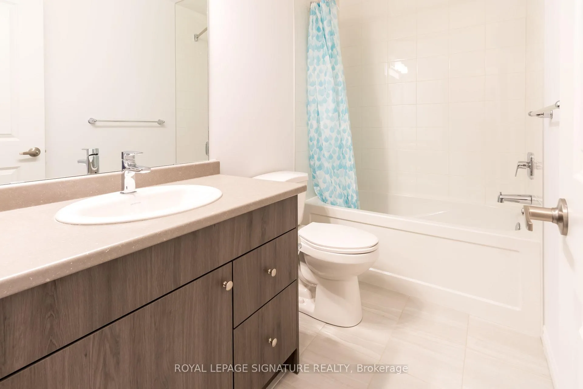 Photo 19 of Unit 10, 61 Soho Street, Hamilton, Stoney Creek — HOMEH