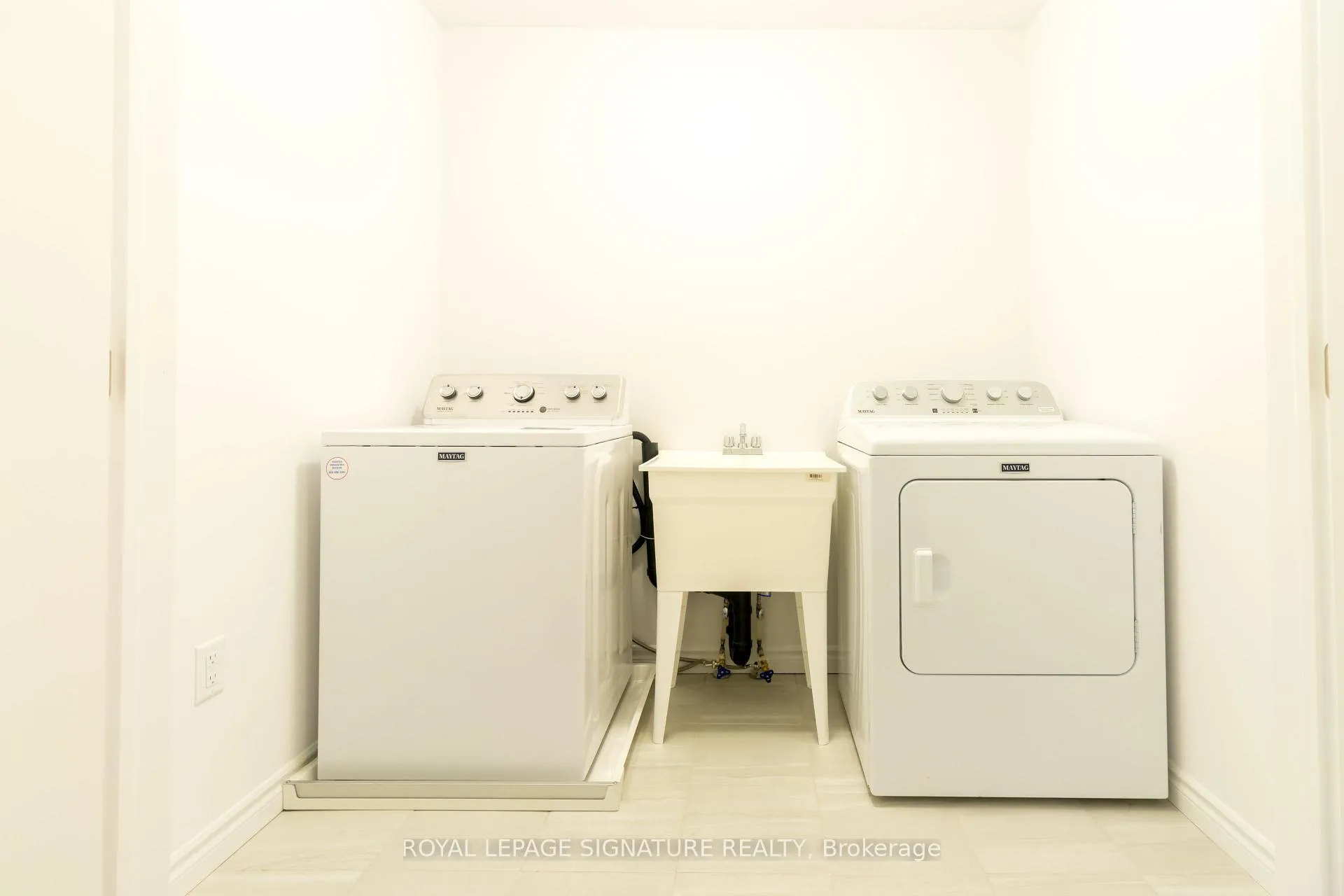 Photo 24 of Unit 10, 61 Soho Street, Hamilton, Stoney Creek — HOMEH