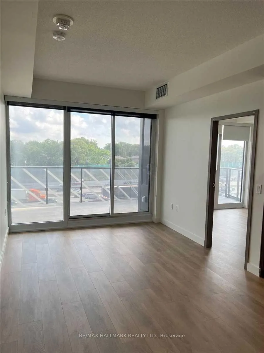 Photo 5 of Unit 705, 95 Mcmahon Drive, North York, Bayview Village — HOMEH