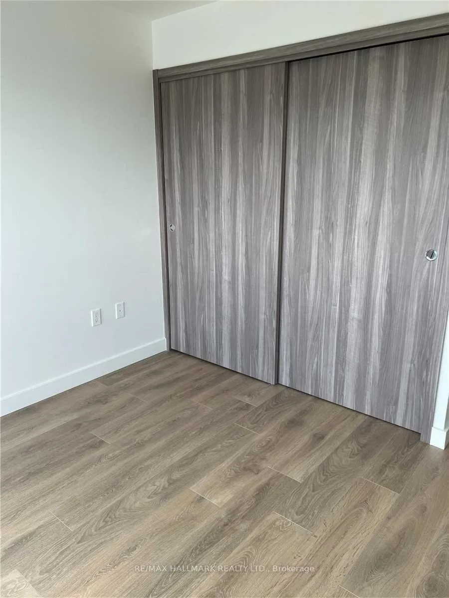 Photo 6 of Unit 705, 95 Mcmahon Drive, North York, Bayview Village — HOMEH